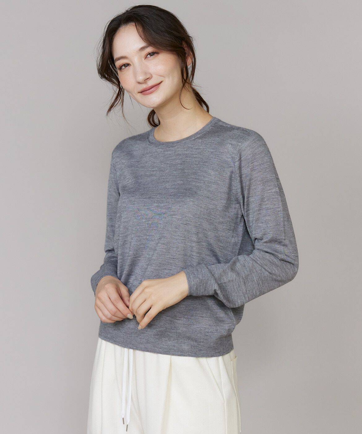 INED「《CONTESSA》シルクカシミヤクルーネックニット」|ニット・セーター|グレー1