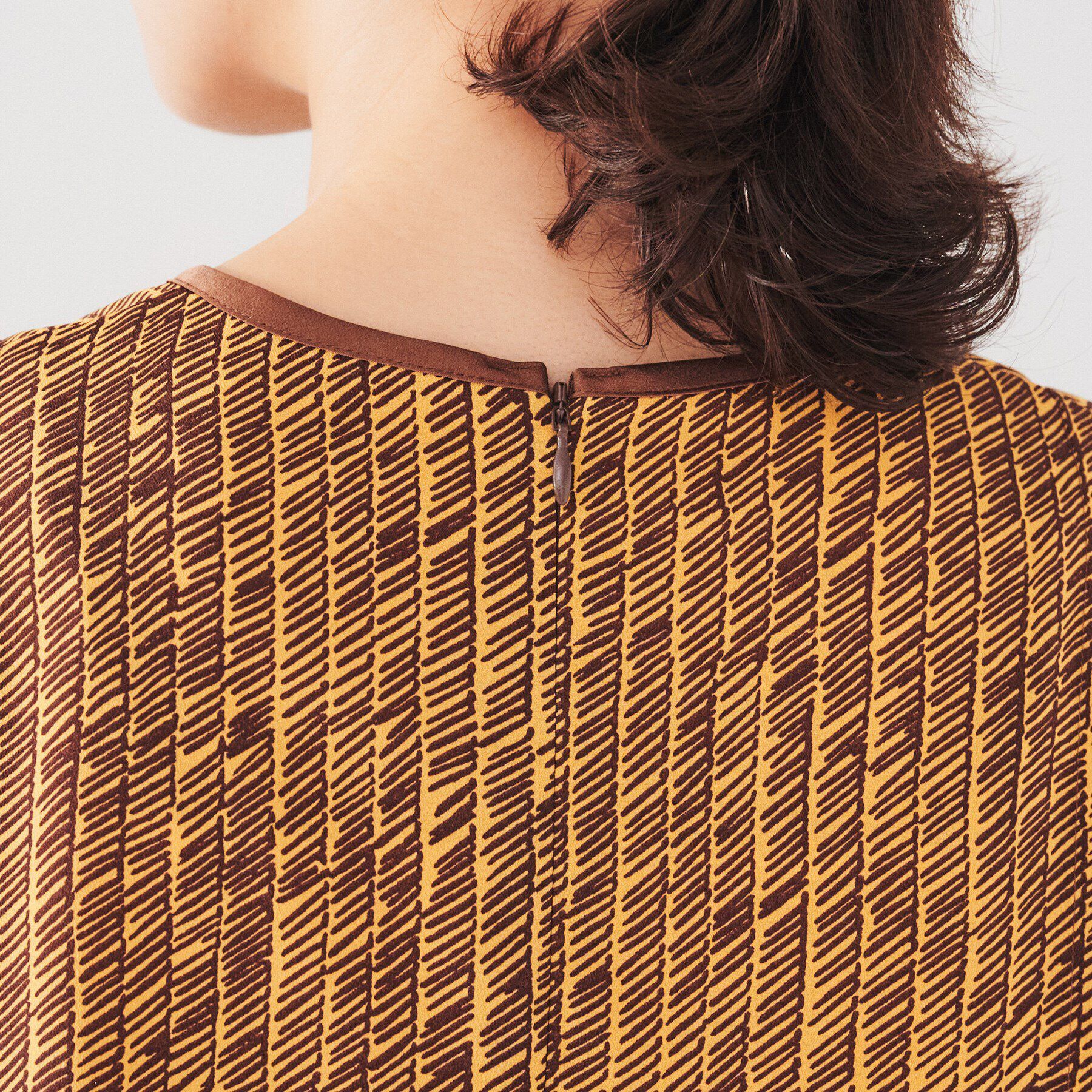 UNTITLED「【ボリューム袖/袖ゴム】ヴィンテージアートへリンボン」|シャツ・ブラウス|