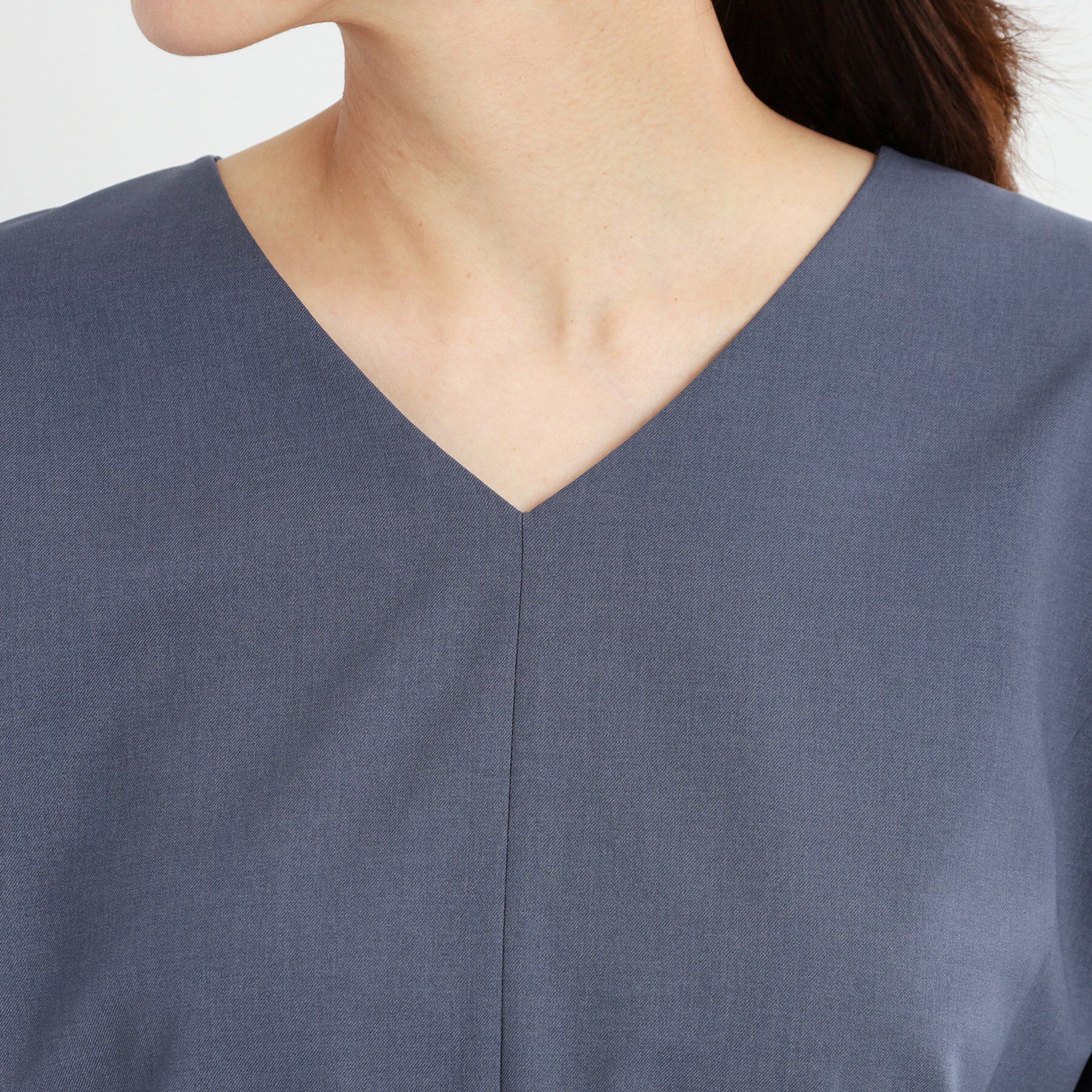 Reflect「【マシンウォッシュ可／セットアップ可能】ドルマンスリーブVネックブラウス」|シャツ・ブラウス|