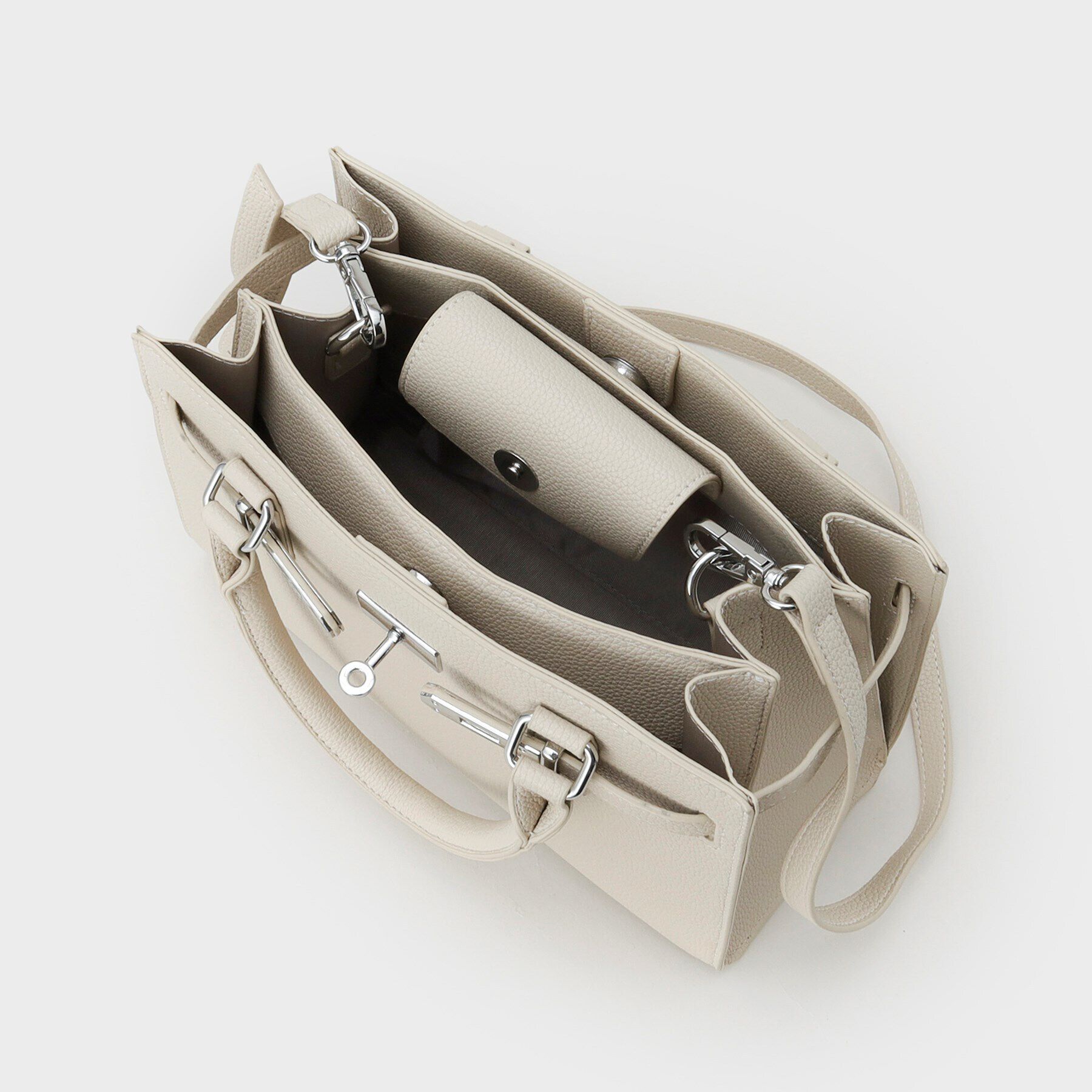 INDIVI「◆【合皮／フォーマル】ショルダー付きスクエアバッグ」|ショルダー・メッセンジャー|