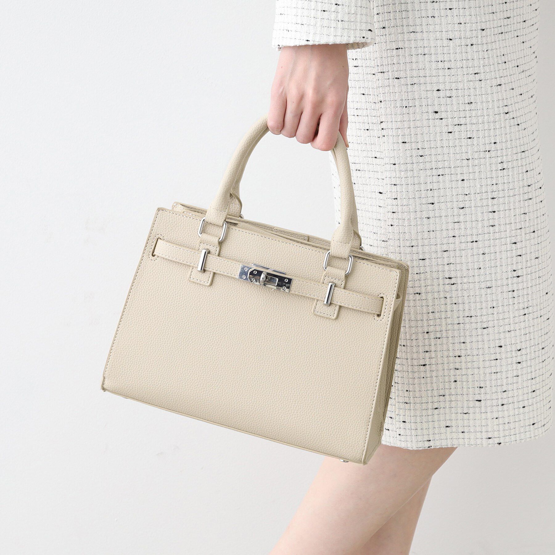 INDIVI「◆【合皮／フォーマル】ショルダー付きスクエアバッグ」|ショルダー・メッセンジャー|