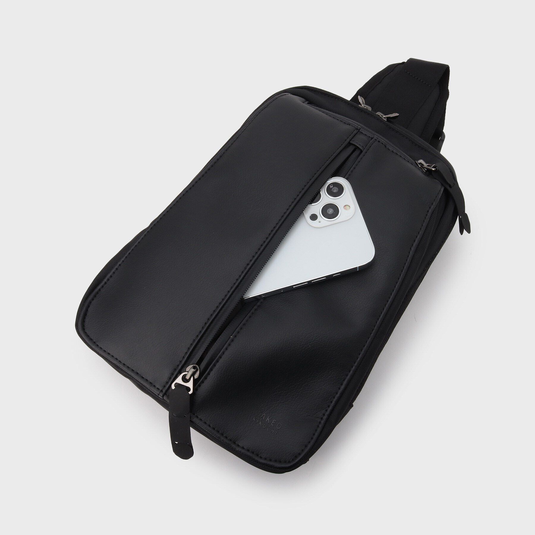 TAKEO KIKUCHI「ライトウエイト ボディバッグ」|ショルダー・メッセンジャー|