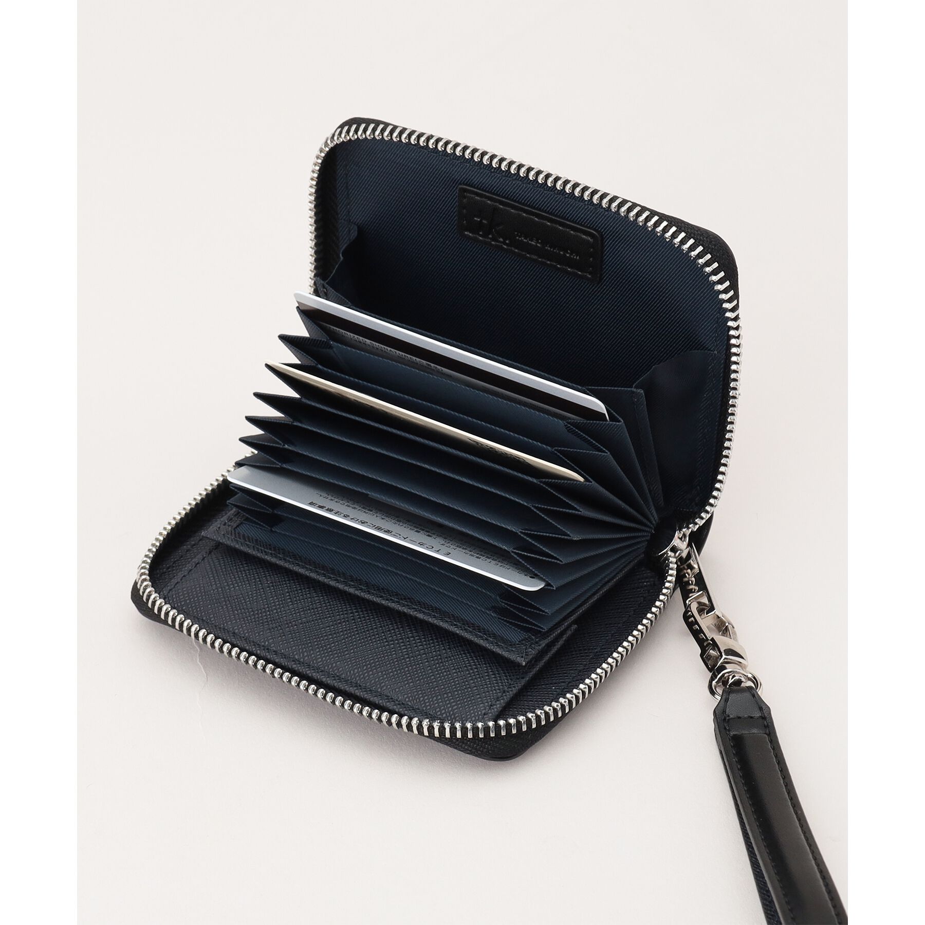 tk.TAKEO KIKUCHI「ストラップ付三方ZIPウォレット」|財布|