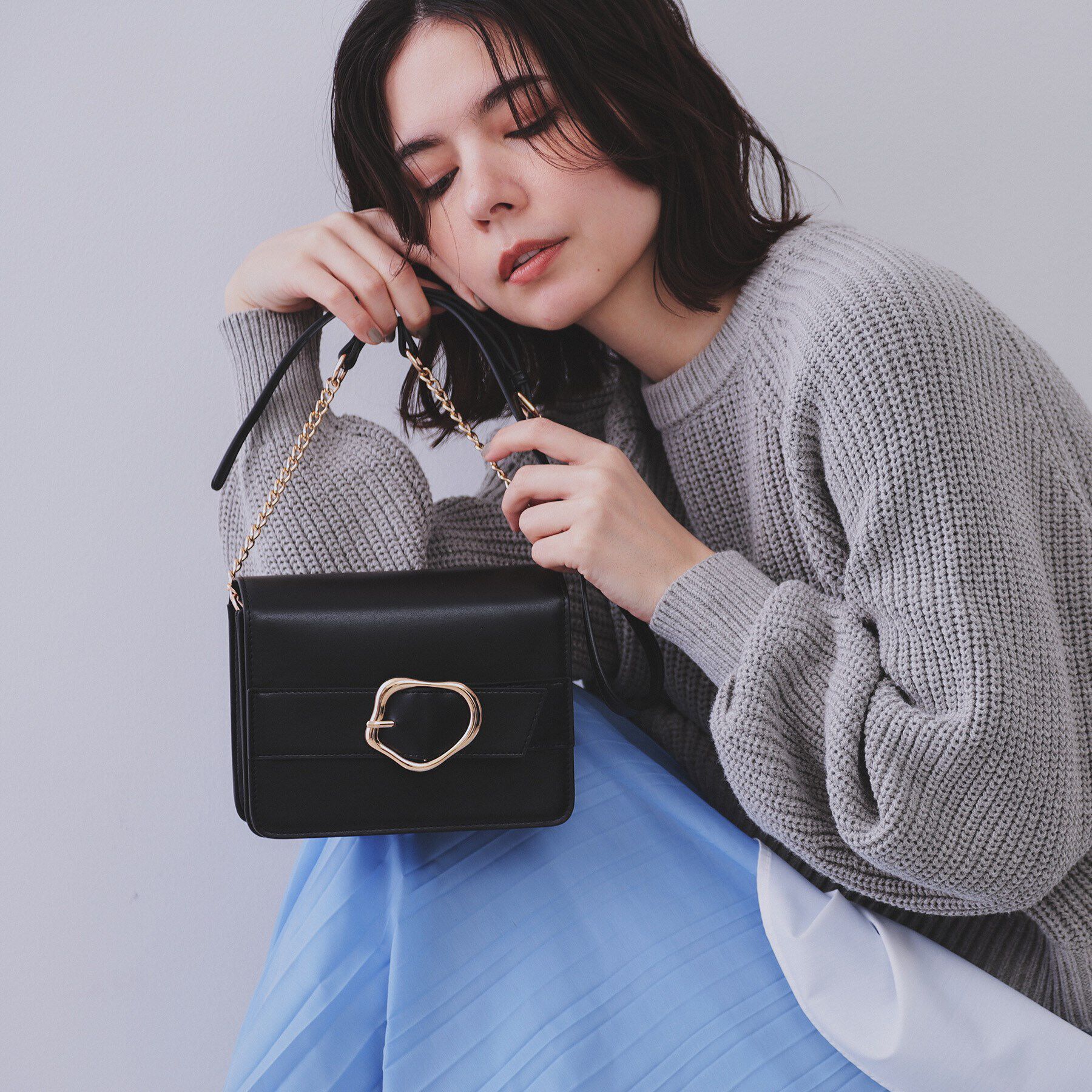 OPAQUE.CLIP「【ミラー付き】デザインバックルミニショルダーバッグ」|ショルダー・メッセンジャー|ブラック(019)