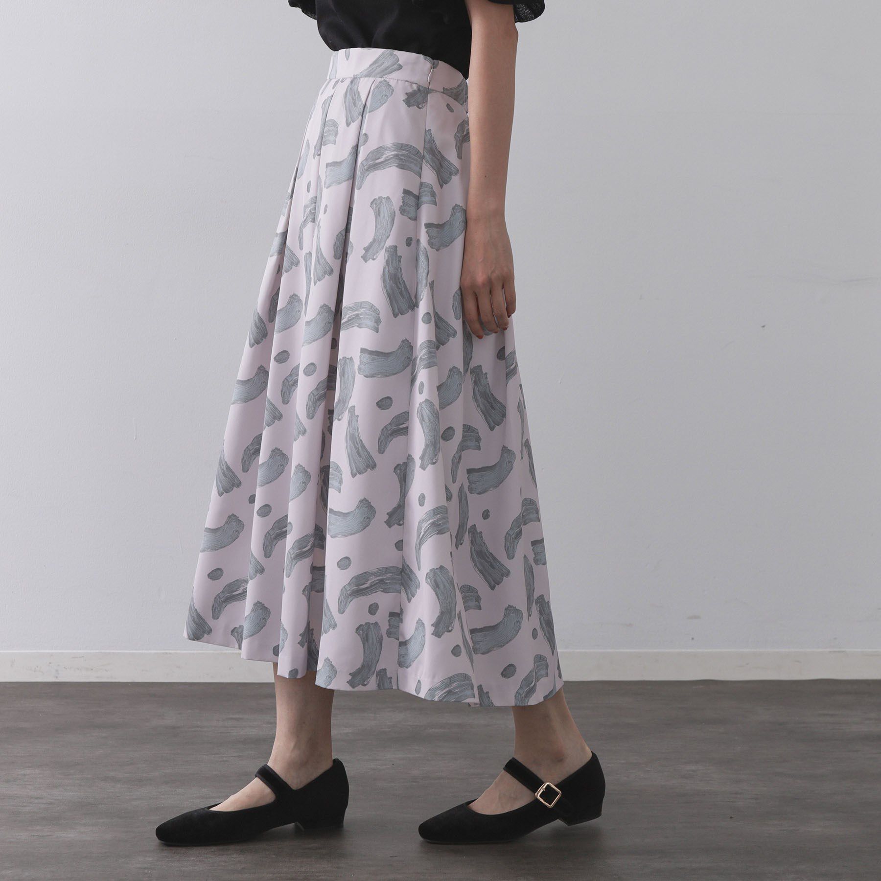 OPAQUE.CLIP「ブラッシュ柄タックフレアスカート【洗濯機洗い可】」|スカート|