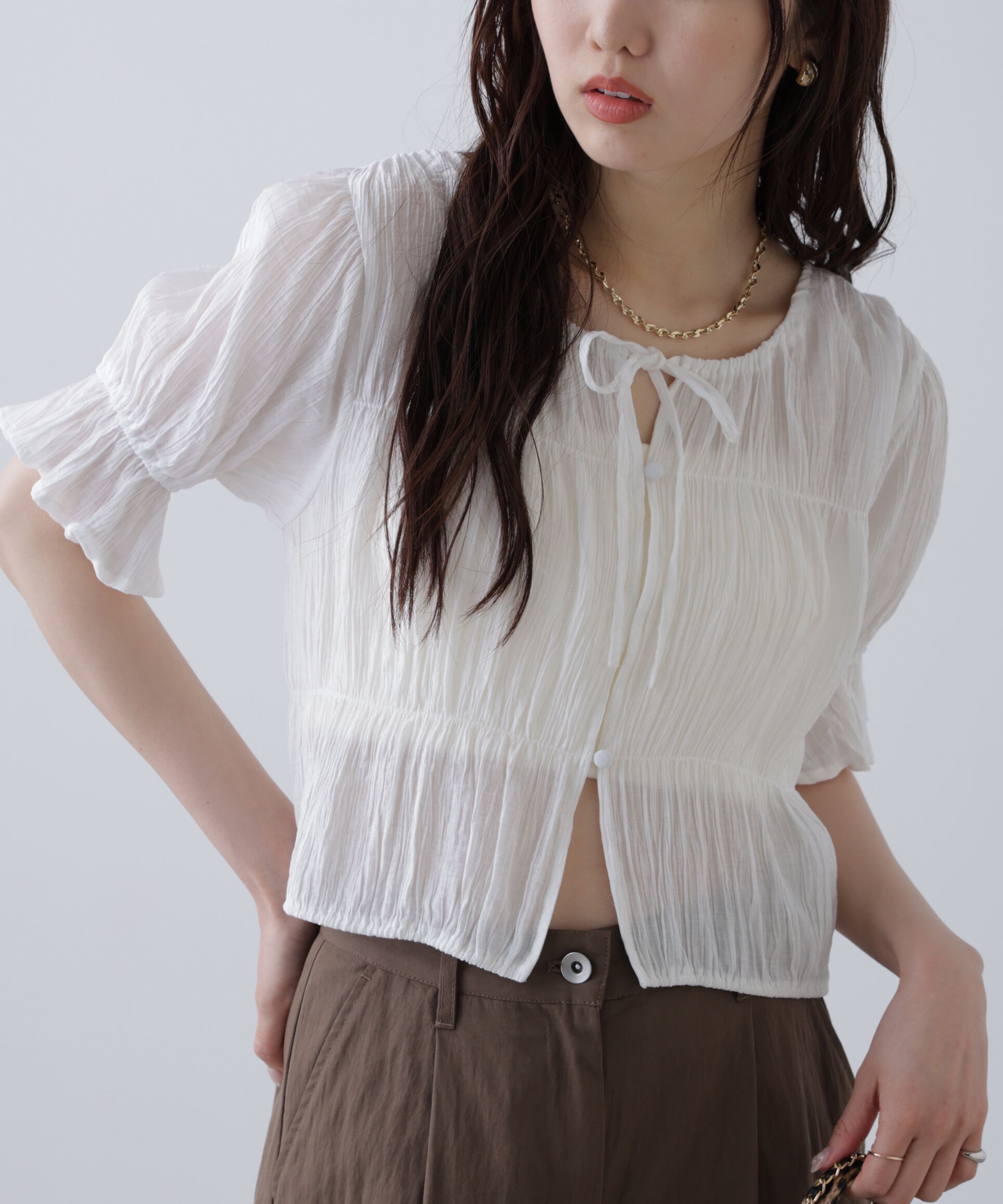  「シアーギャザー前開き短丈半袖ブラウス」|シャツ・ブラウス|ホワイト