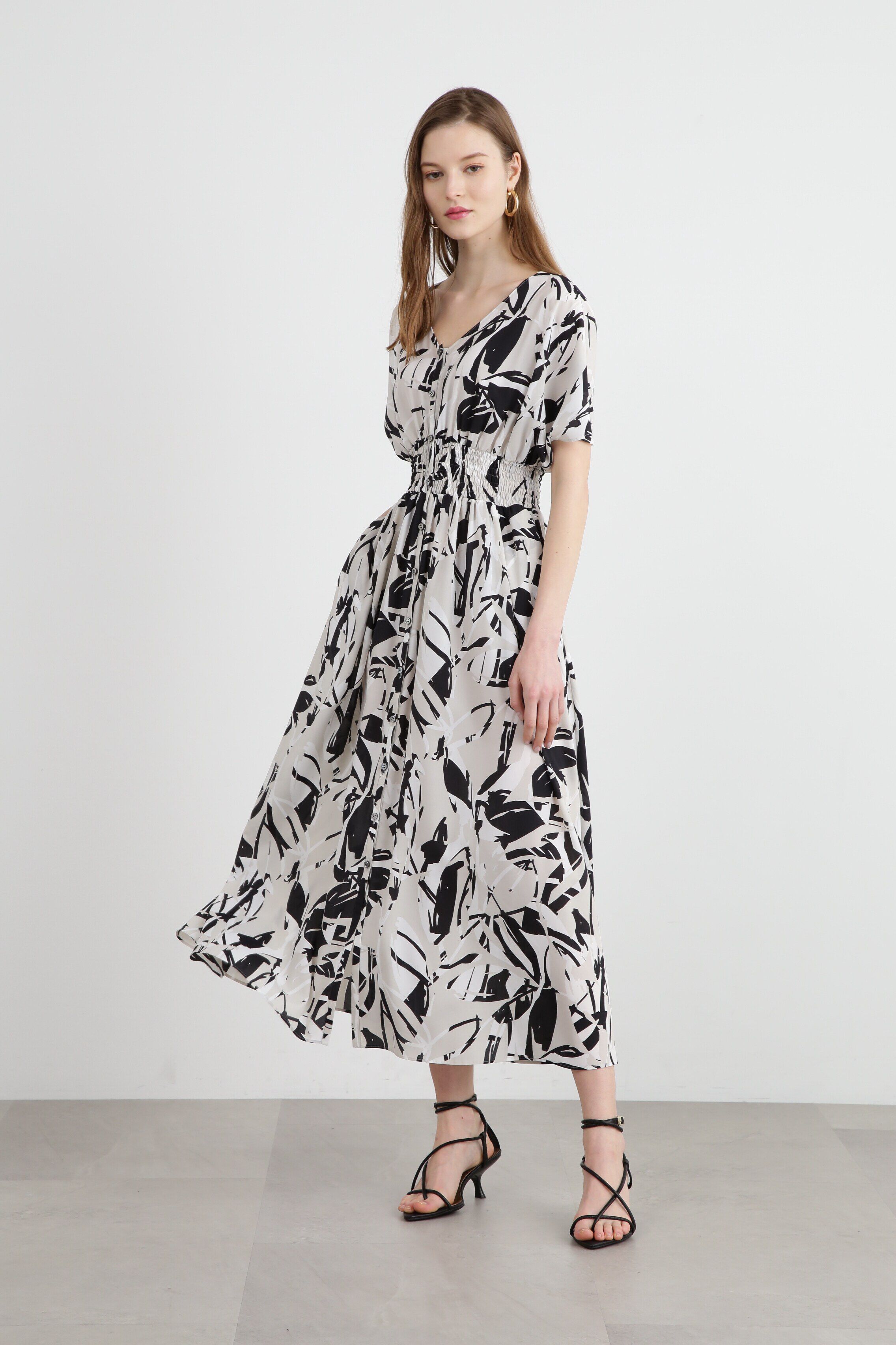  「◆ティアードリーフプリントシャーリングワンピース」|ワンピース|