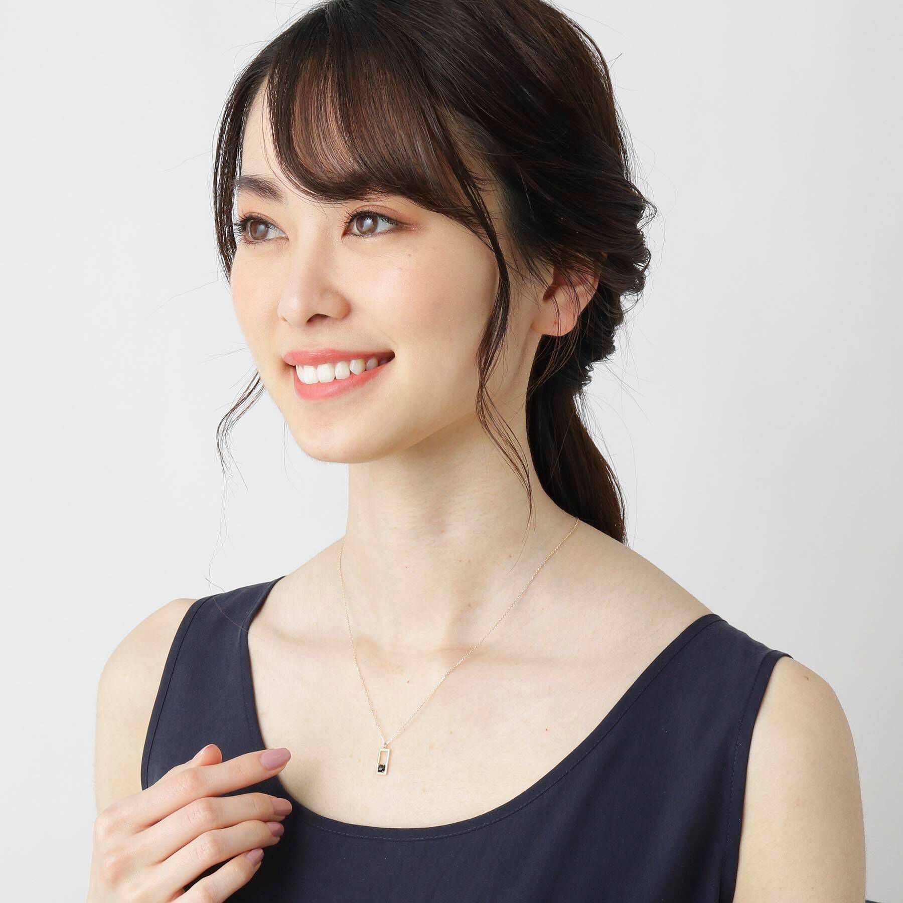 COCOSHNIK「K10カラーストーン（オニキス）クッションローズカット 長角ネックレス」|ネックレス|