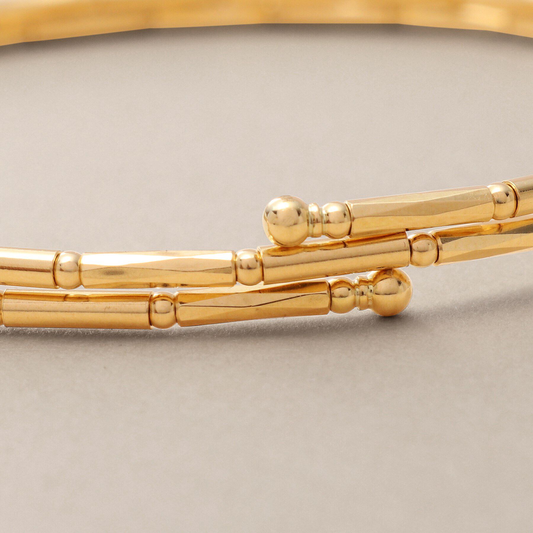 COCOSHNIK「K18シェイプカットビーズ形状記憶 ブレスレット」|ブレスレット・バングル|