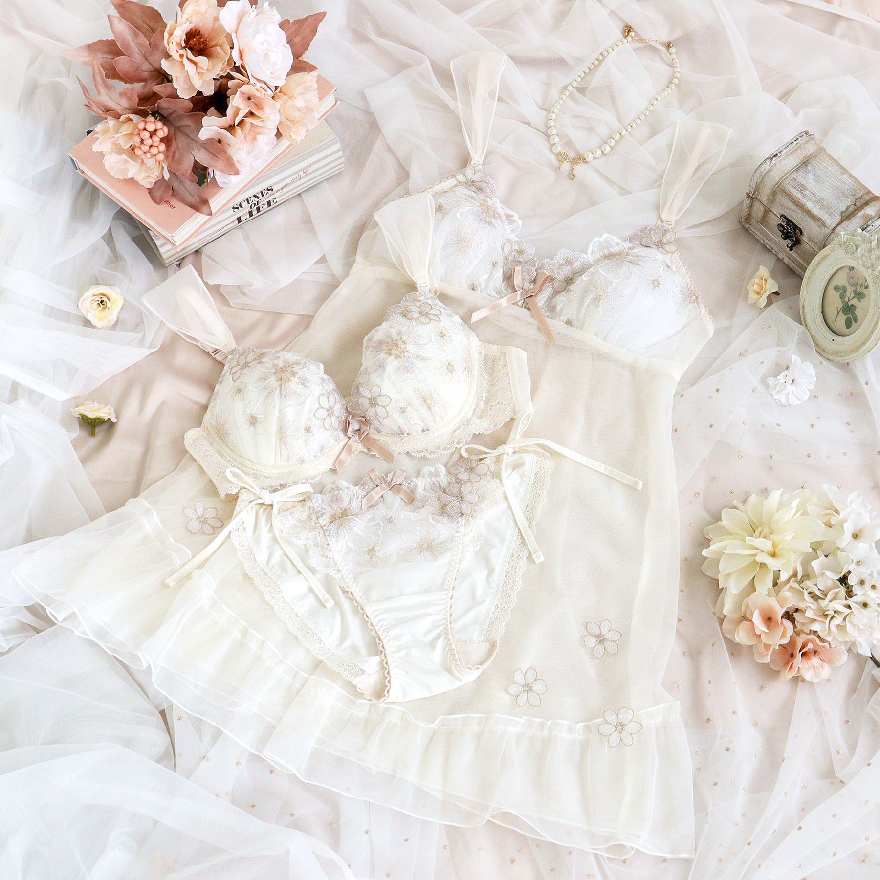 Risa Magli「ピア カップ付スリップ」|キャミソール|