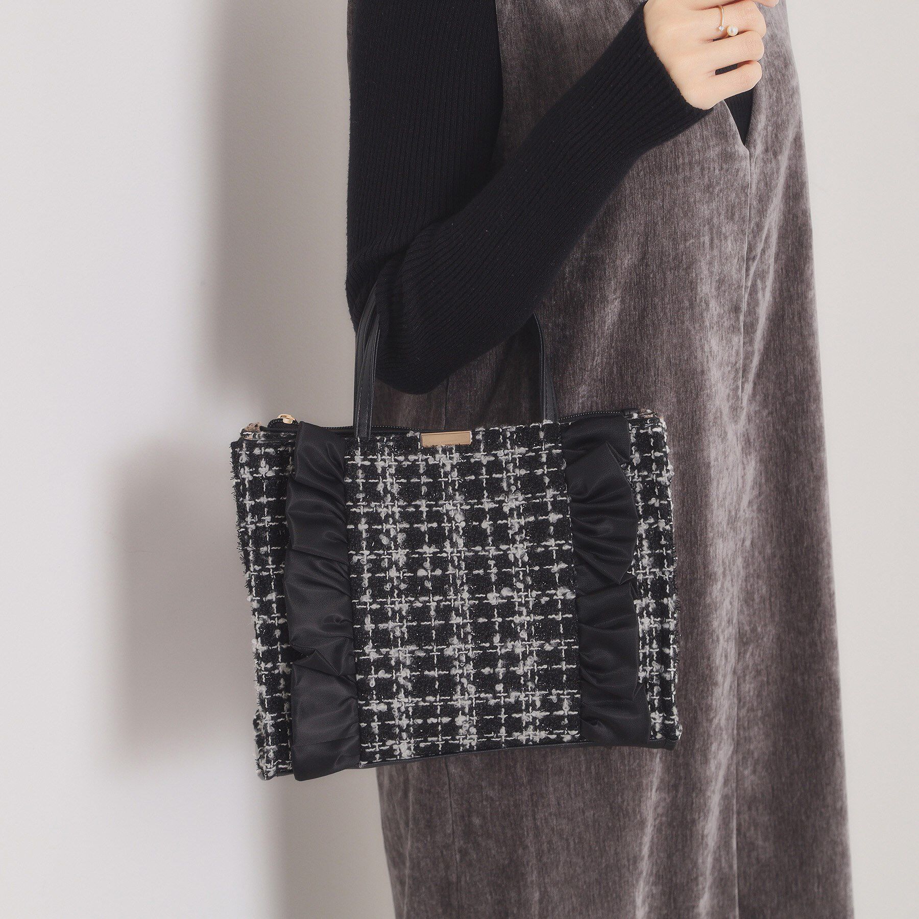 ITS&rsquo;DEMO「フリルツイードミニトート」|ハンドバッグ|ブラック(019)