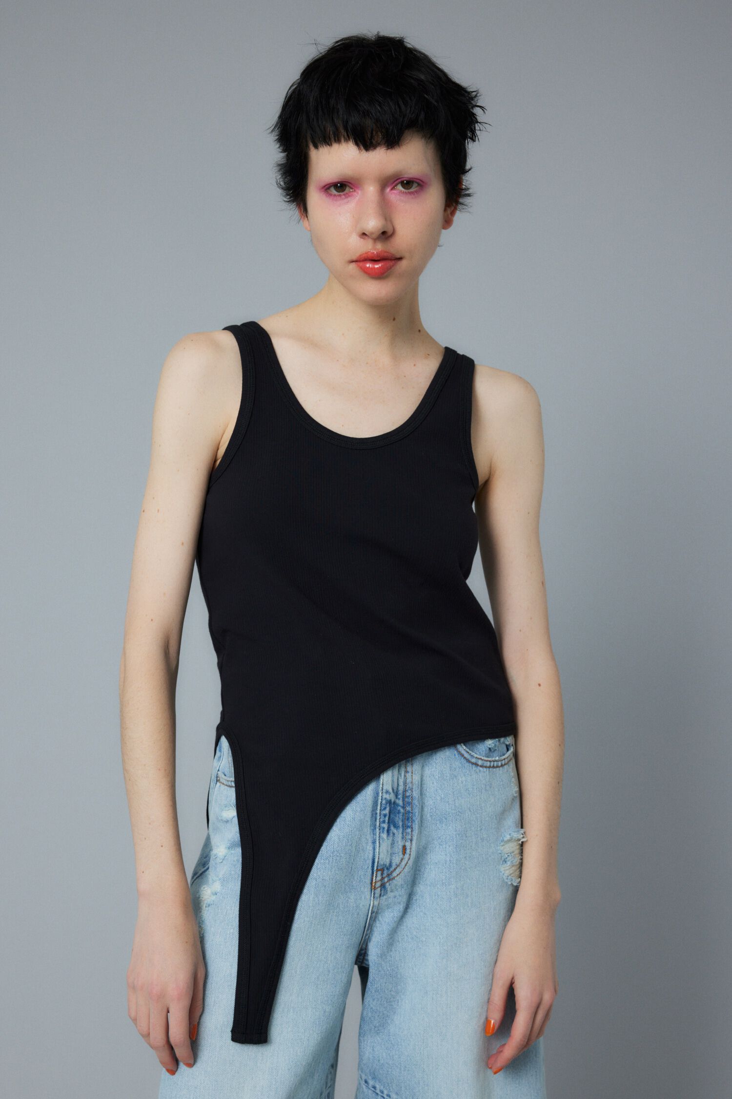 HeRIN.CYE「Sheer asymmetry tank」|タンクトップ|BLK