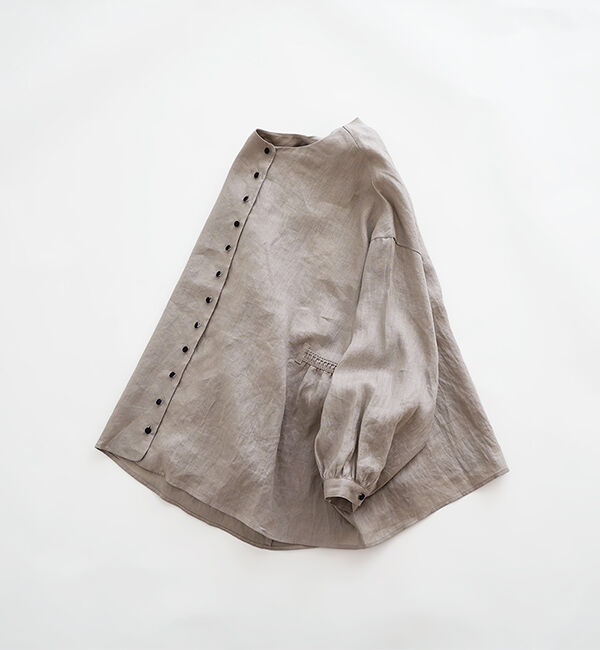 オオカミとフクロウ「オオカミとこもれびのホワイトリリー」|シャツ・ブラウス|