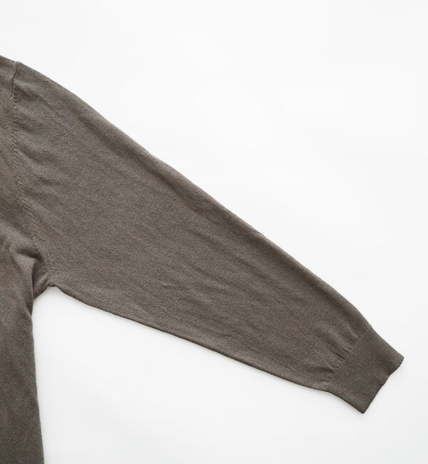 オローネ「Vネックオリオンカーディガン」|カーディガン|