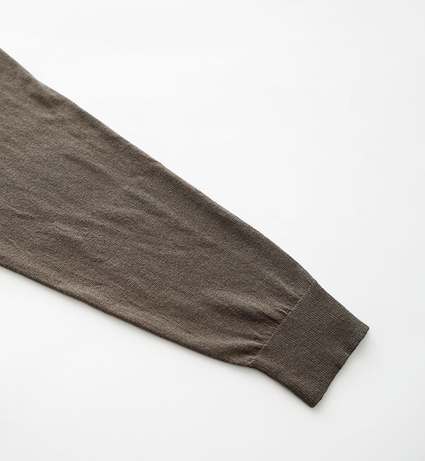 オローネ「Vネックオリオンカーディガン」|カーディガン|