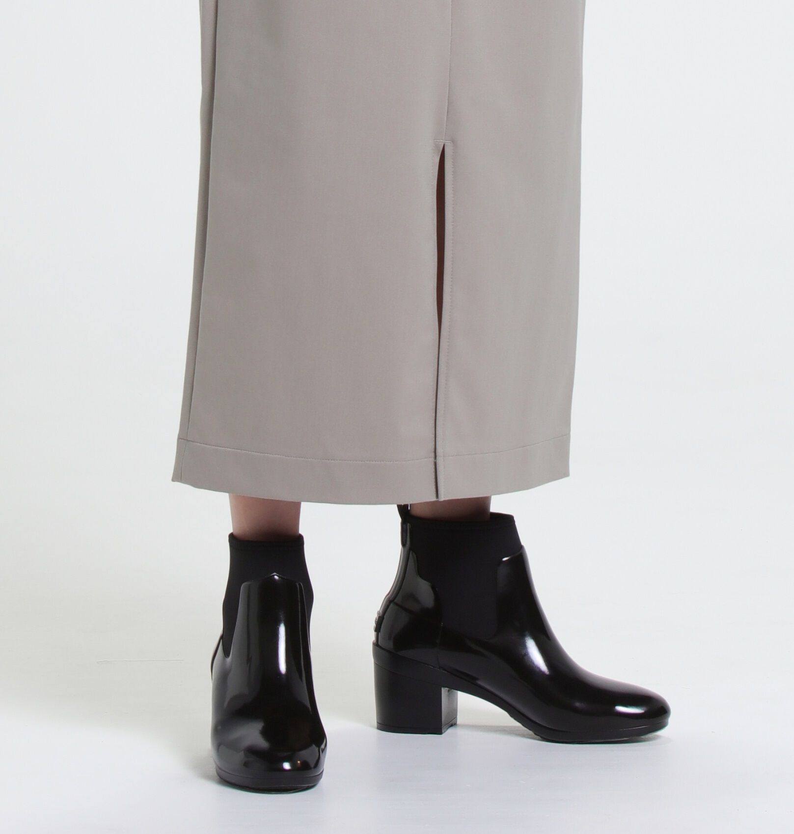  「REFINED MID HEEL GLOSS」|ショートブーツ|BLK