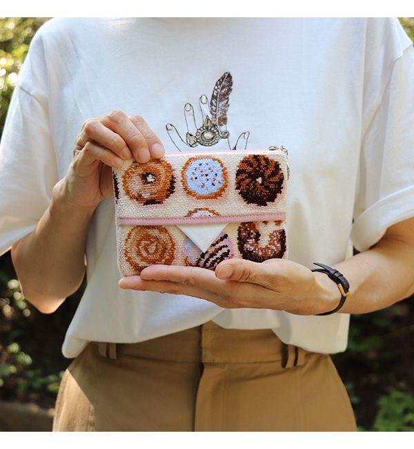 LOVERARY BY FEILER「モグモグドーナツ　ティッシュポーチ　L/MOG-243169」|ポーチ|