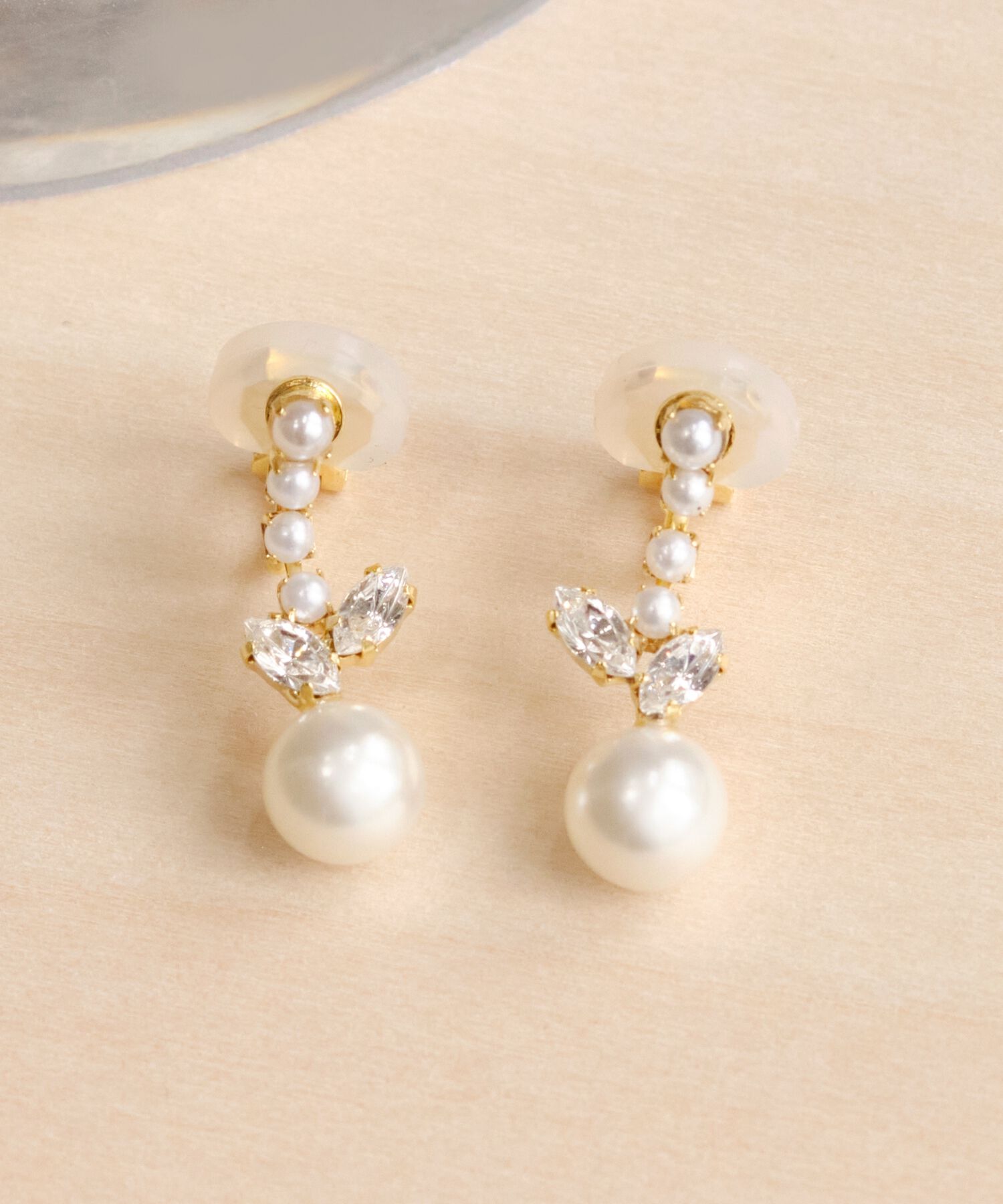 Phoebe「クラシカルドロップパールイヤリング　ゴールド」|イヤリング|