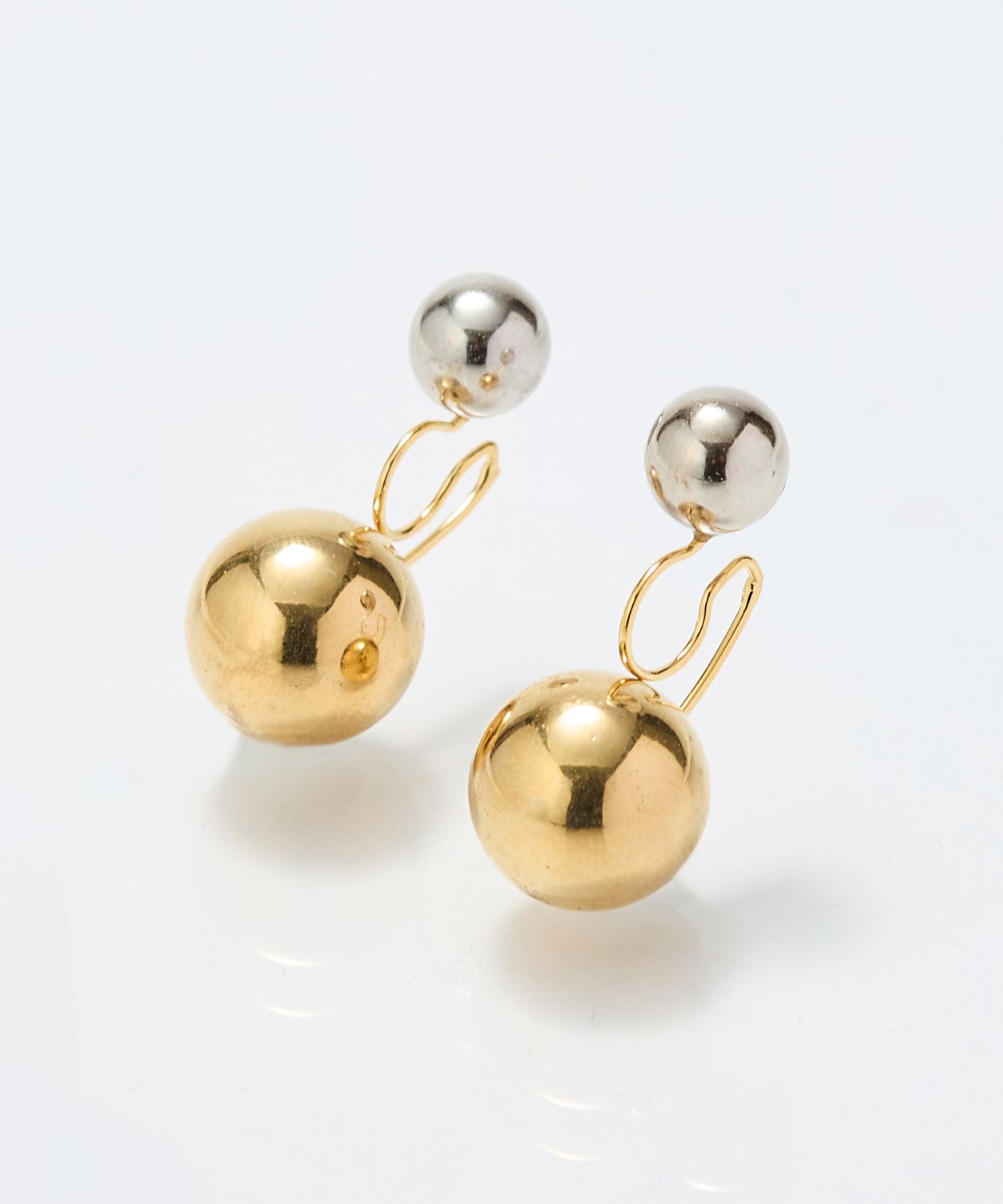 Phoebe「バックモチーフイヤリング　コンビメタル」|イヤリング|