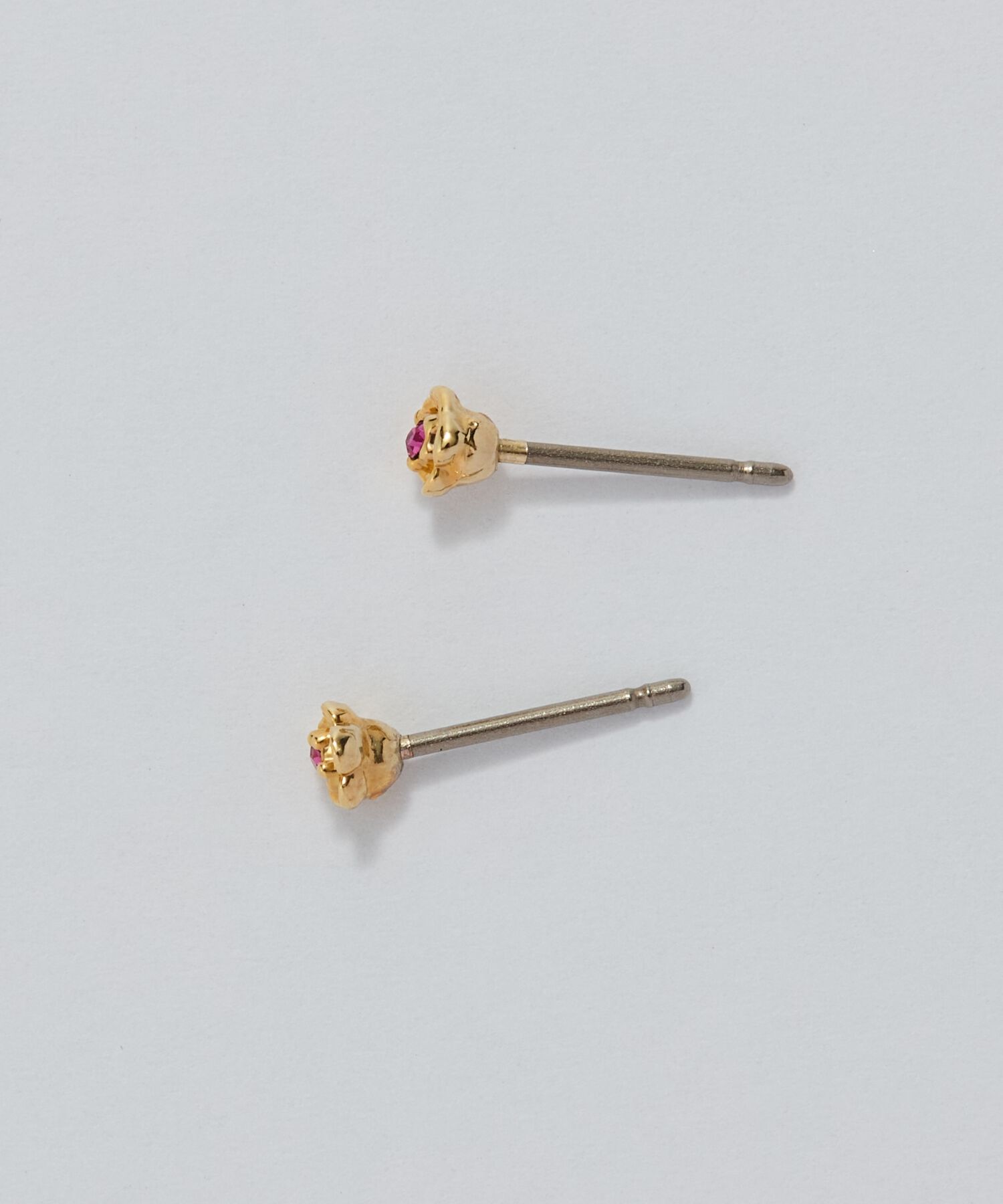 Phoebe「【金属アレルギー対応】プチフラワービジュースタッドピアス　ピンク」|ピアス|