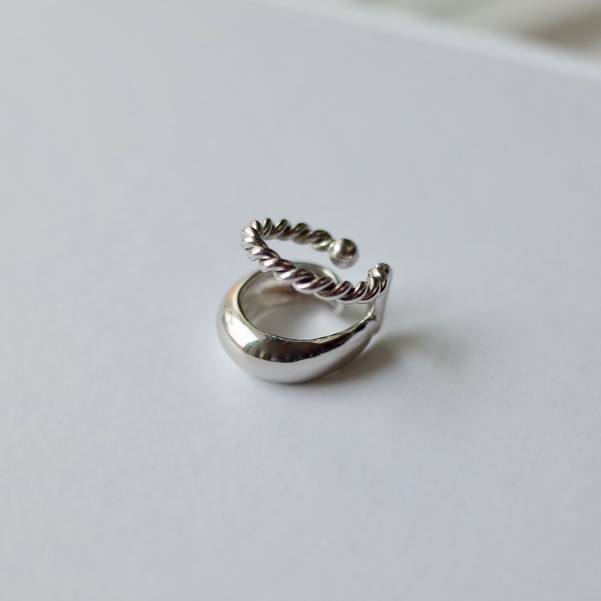 warmth「Twist&Round EarCuff」|イヤーカフ|シルバー