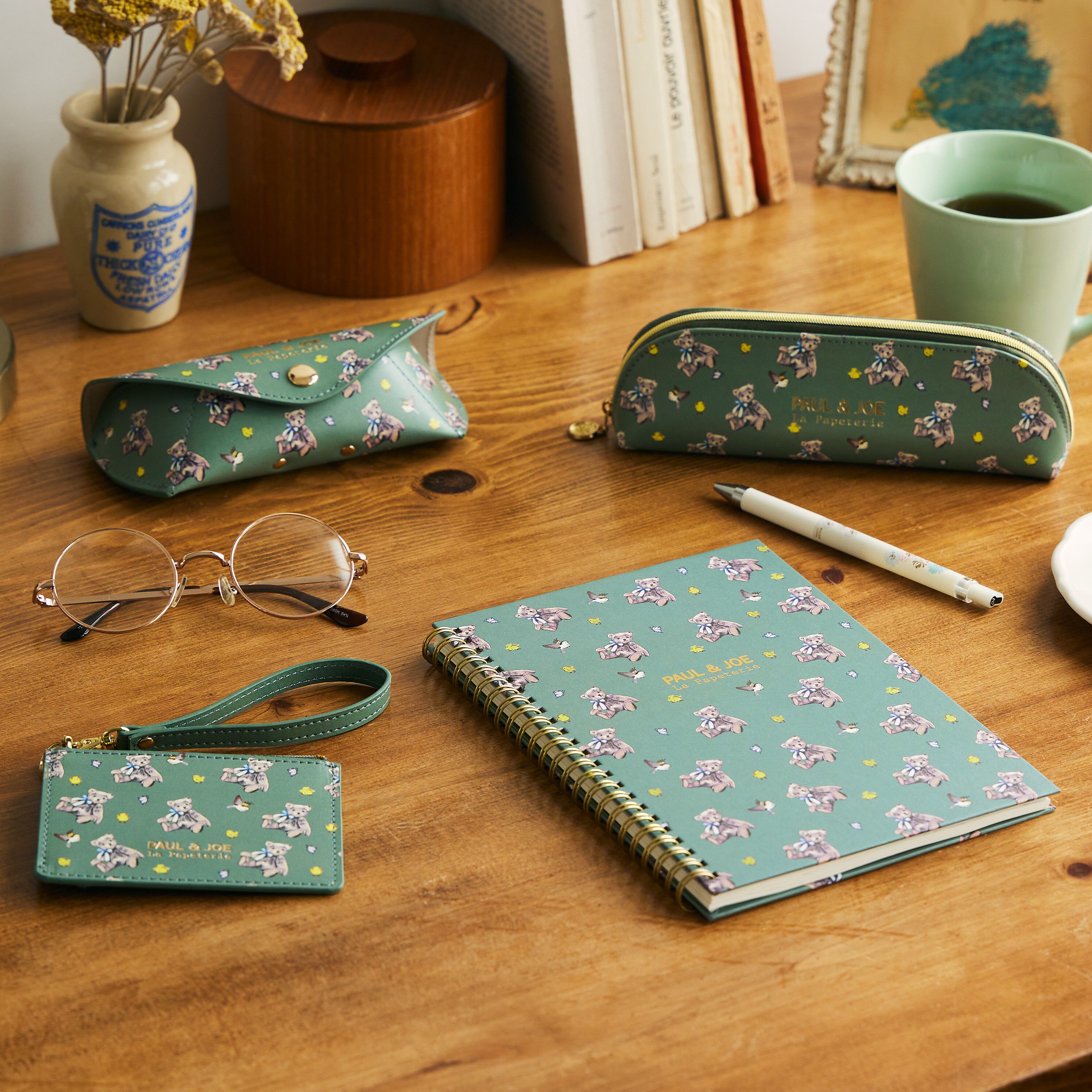 PAUL&JOE「ノート・Ａ５／ポール＆ジョー」|ステーショナリー|ﾍﾞｱ･ｵﾘｰﾌﾞ