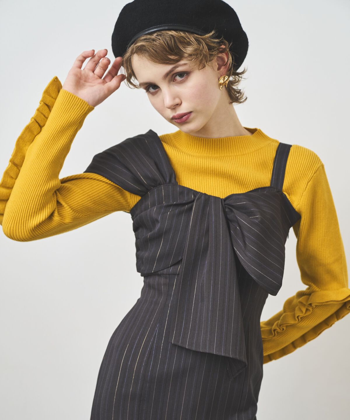 アンドクチュール「袖フリルハイネックリブニットプルオーバー」|ニット・セーター|