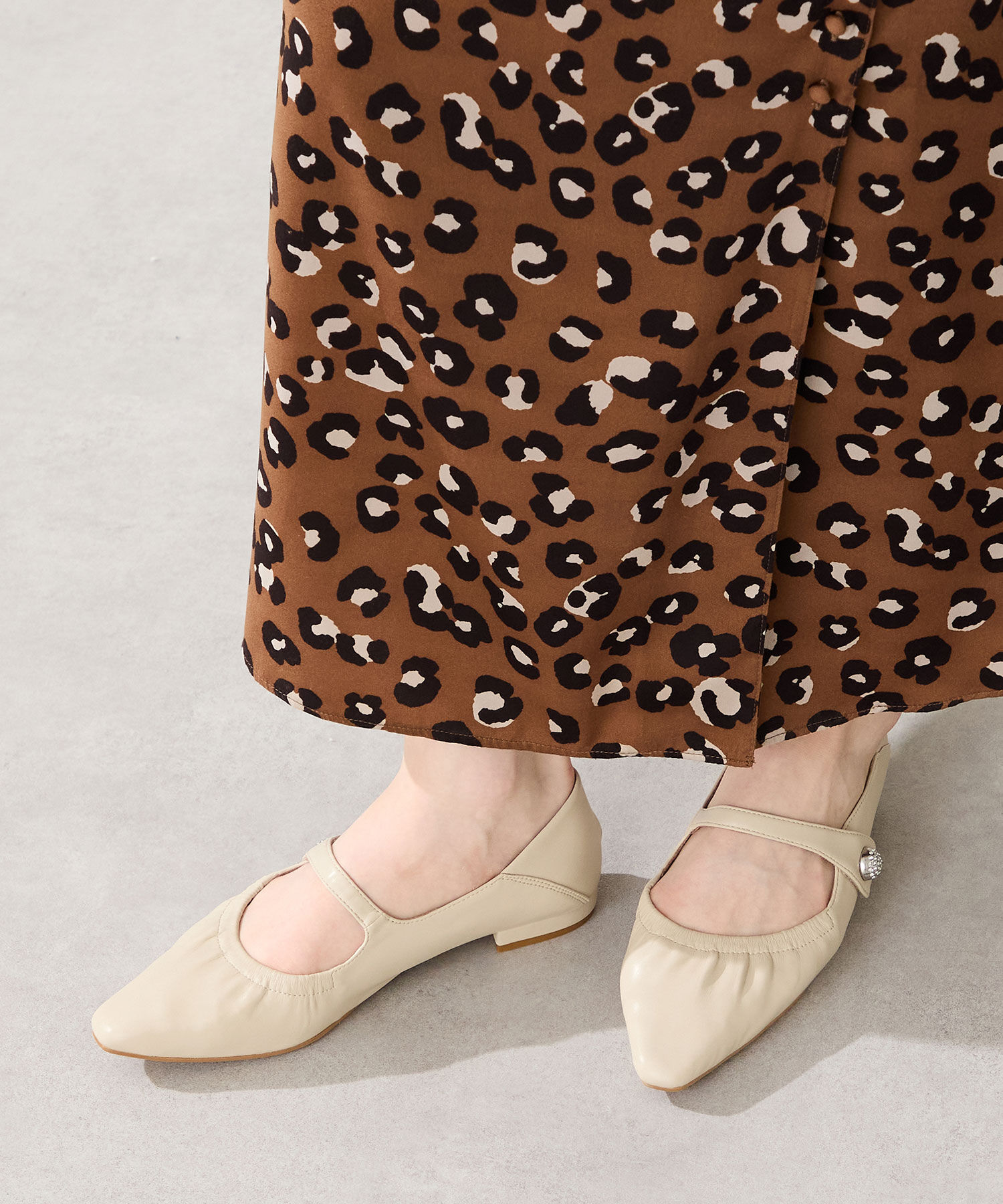 WA Oriental TRaffic「●2025秋冬新作●ギャザーデザインメリージェーン パンプス /52316 フラット 通勤靴 ストラップパンプス」|パンプス|BEIGE