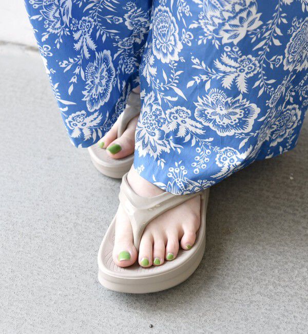 SHIPS any「OOFOS: OOMEGA ウーメガ トング サンダル」|サンダル|ベージュ