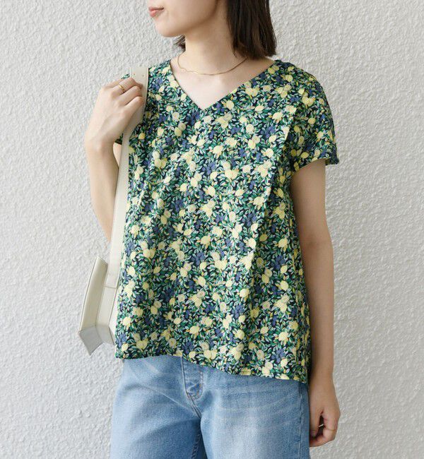 SHIPS Colors 「SHIPS Colors:〈洗濯機可能〉ボタニカル プリント Vネック ブラウス」|シャツ・ブラウス|