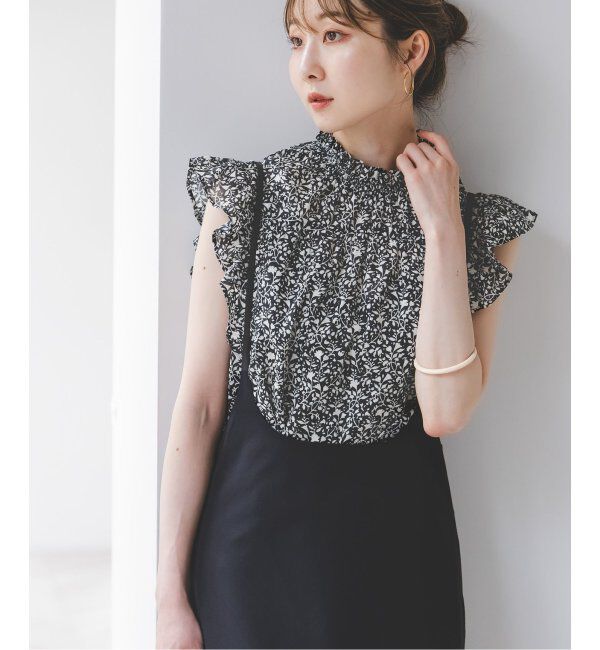 NOBLE「《追加4》【洗える】シャーリングフリルノースリブラウス」|シャツ・ブラウス|