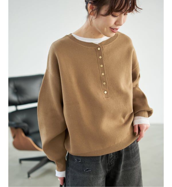Spick and Span「《WEB限定 / 追加2》メタルボタンヘンリーネックニット」|ニット・セーター|キャメル