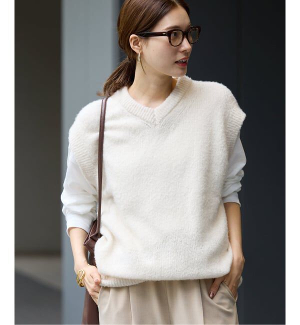 FRAMeWORK「ATON/エイトン WOOL CASHMERE BOUCLE V-NECK VEST」|ニット・セーター|ホワイト