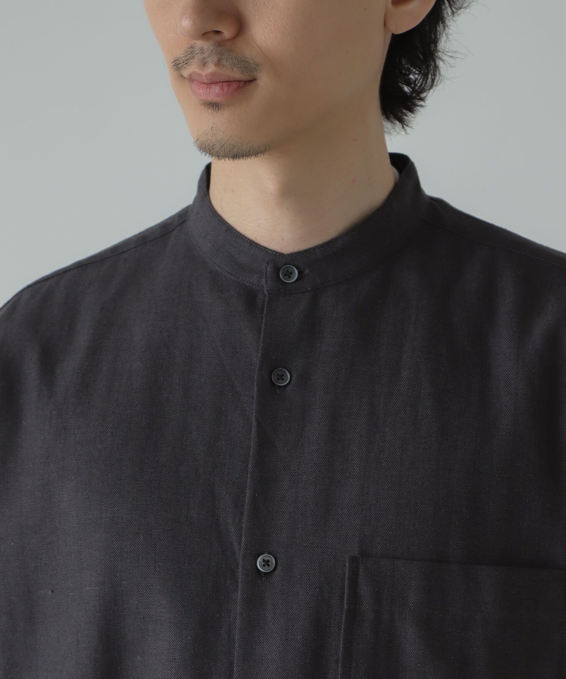 nano･universe「リネンコットンヘリンボーンバンドカラーシャツ」|シャツ・ブラウス|