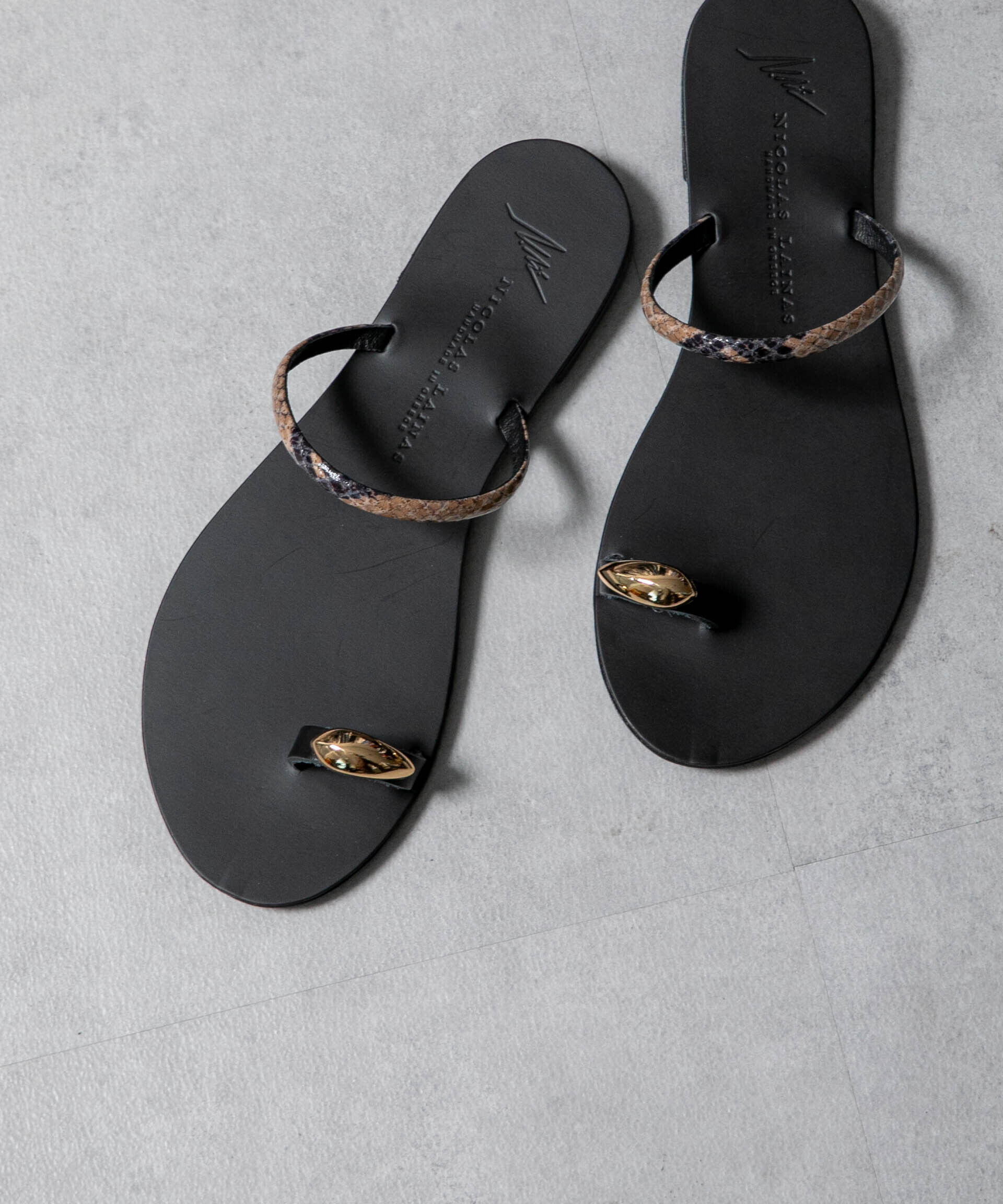 nano･universe「NICOLAS LAINAS/別注 メタルパーツ フラットサンダル」|サンダル|パターン1