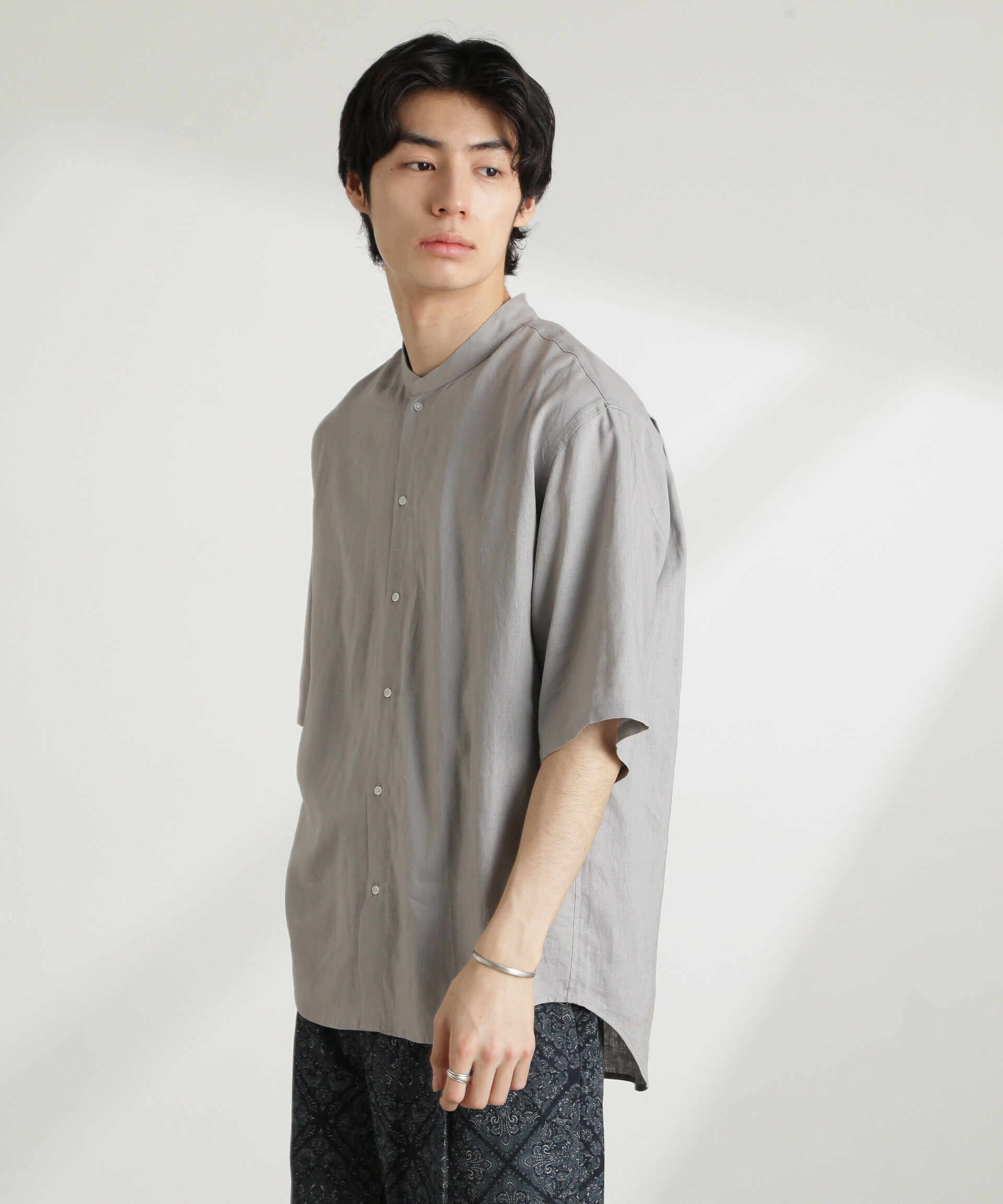 nano･universe「アンチスメルリネン バンドカラーシャツ 半袖」|シャツ・ブラウス|グレー