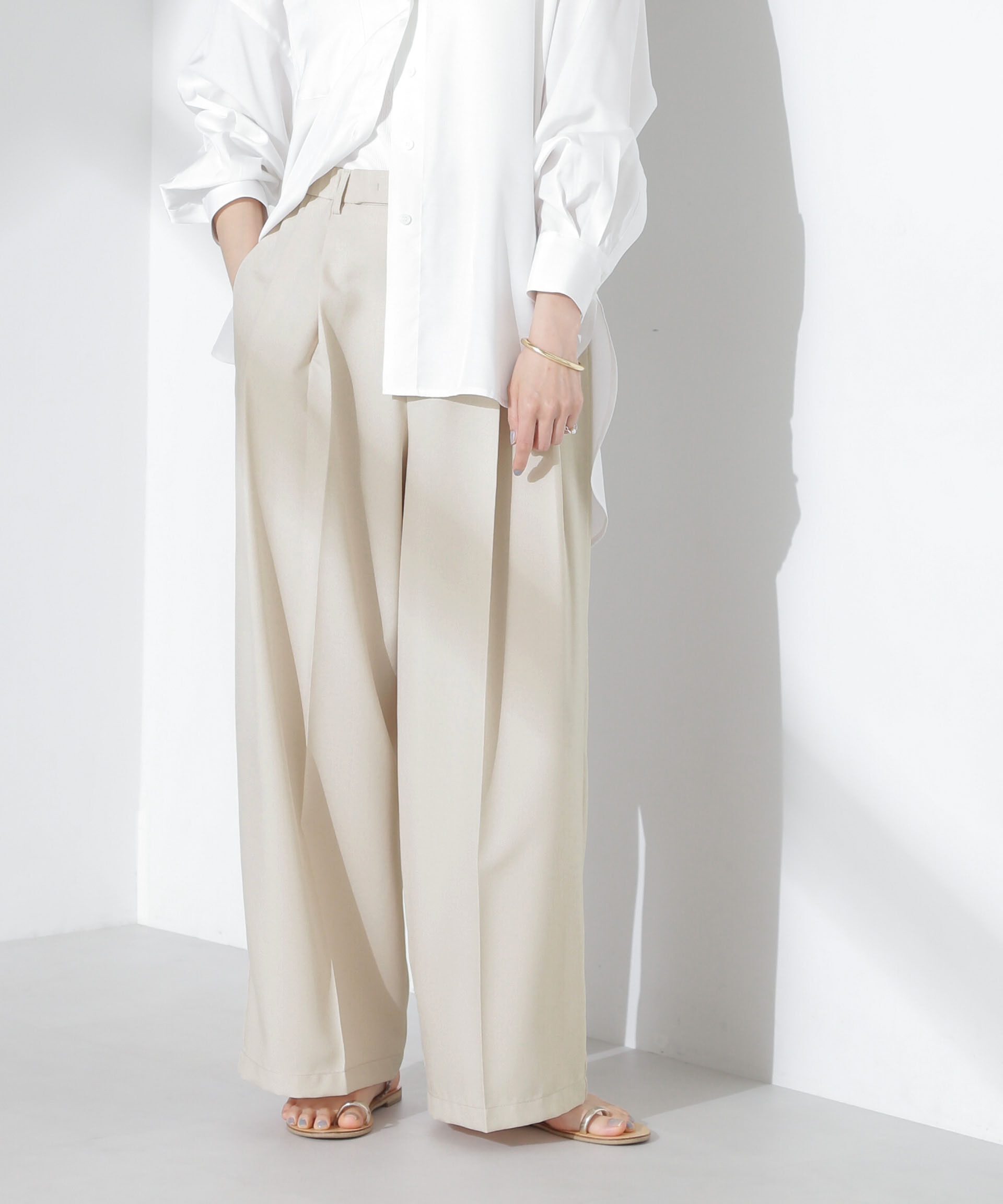 nano･universe「ツータックパンツ」|チノ|ライトベージ 1