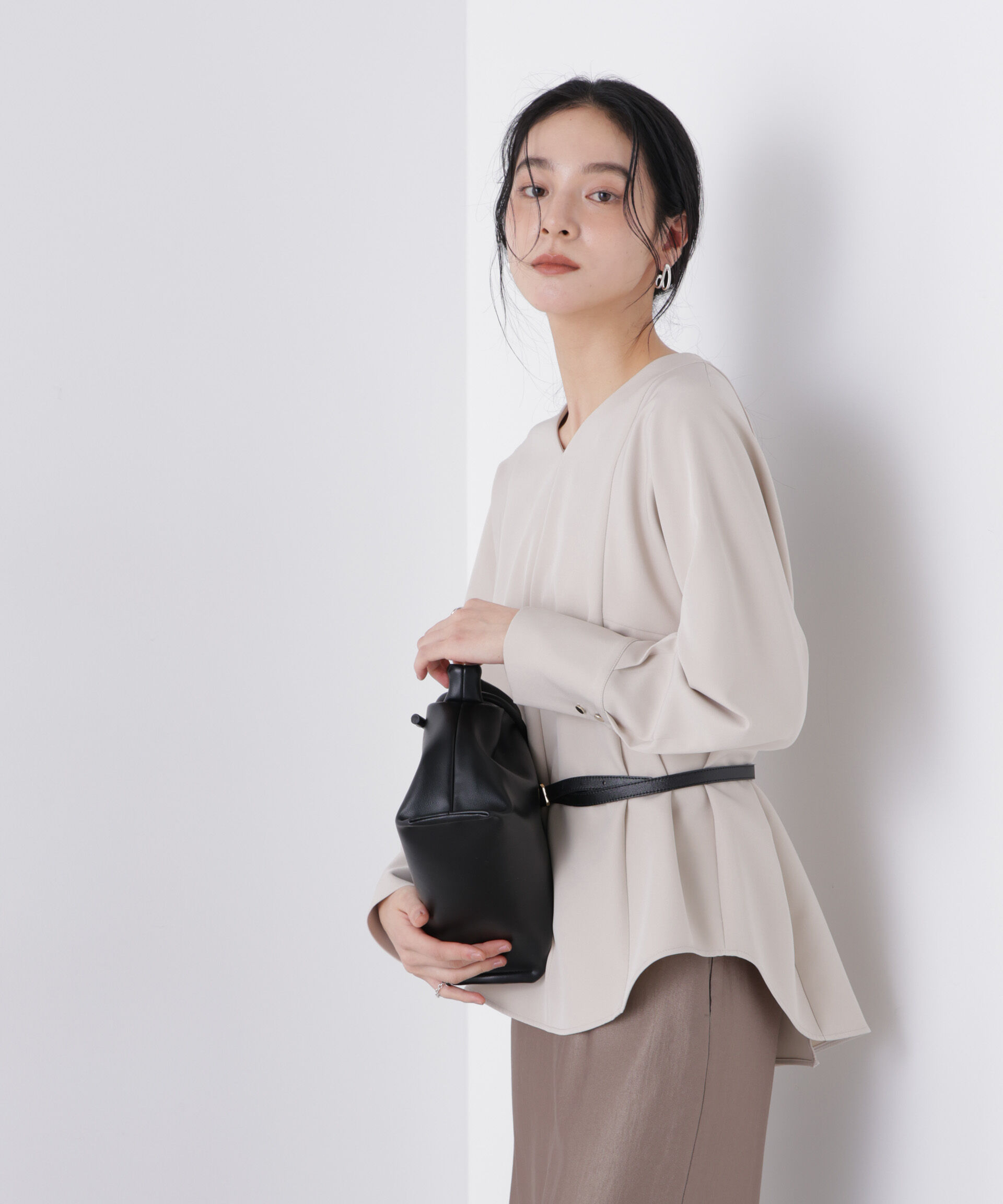 nano･universe「デイリーファンクション Vネックブラウス(セットアップ可)」|シャツ・ブラウス|