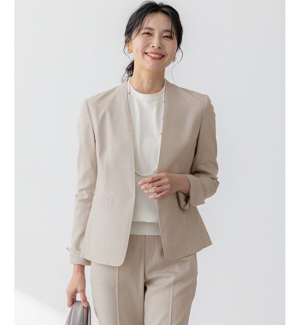 23区「【セットアップ対応/防シワ性/洗える】アイアスマットストレッチ ノーカラー ジャケット」|ノーカラージャケット|ベージュ系
