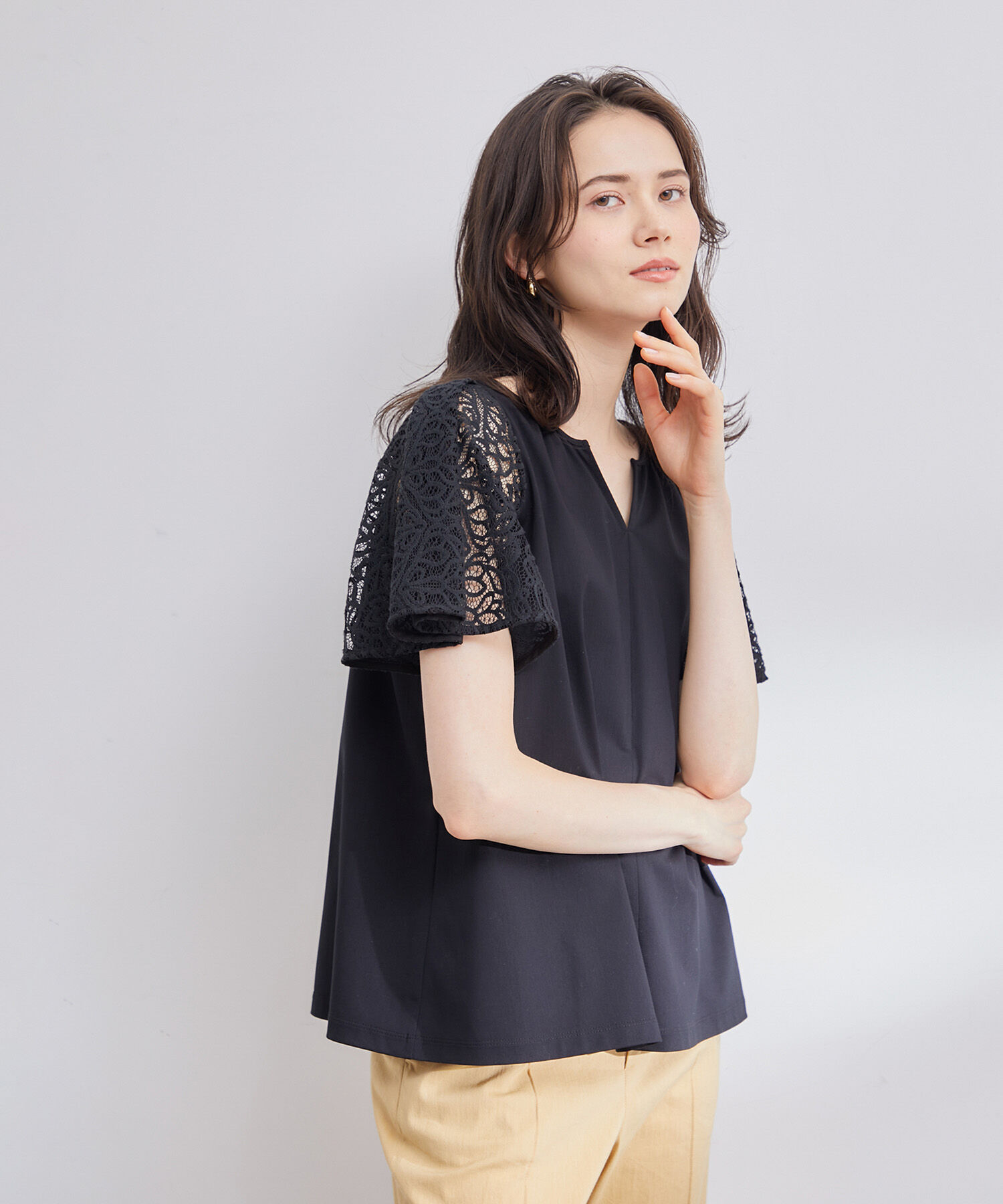 ROPE「フレアースリーブレースカットソー」|Tシャツ・カットソー|ブラック(01)