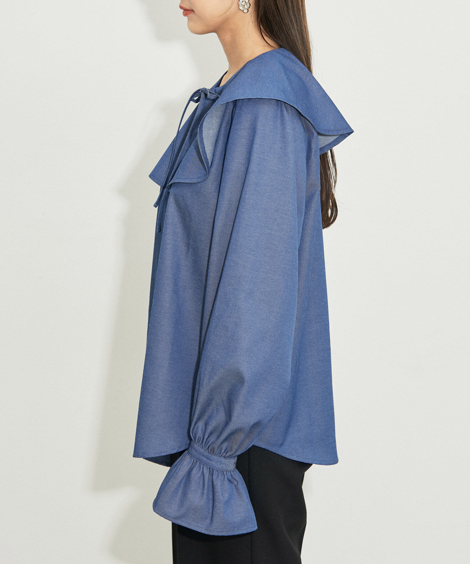 vis-a-vis「【WEB限定】キャンディスリーブシャンブレーフリルカラーブラウス」|シャツ・ブラウス|