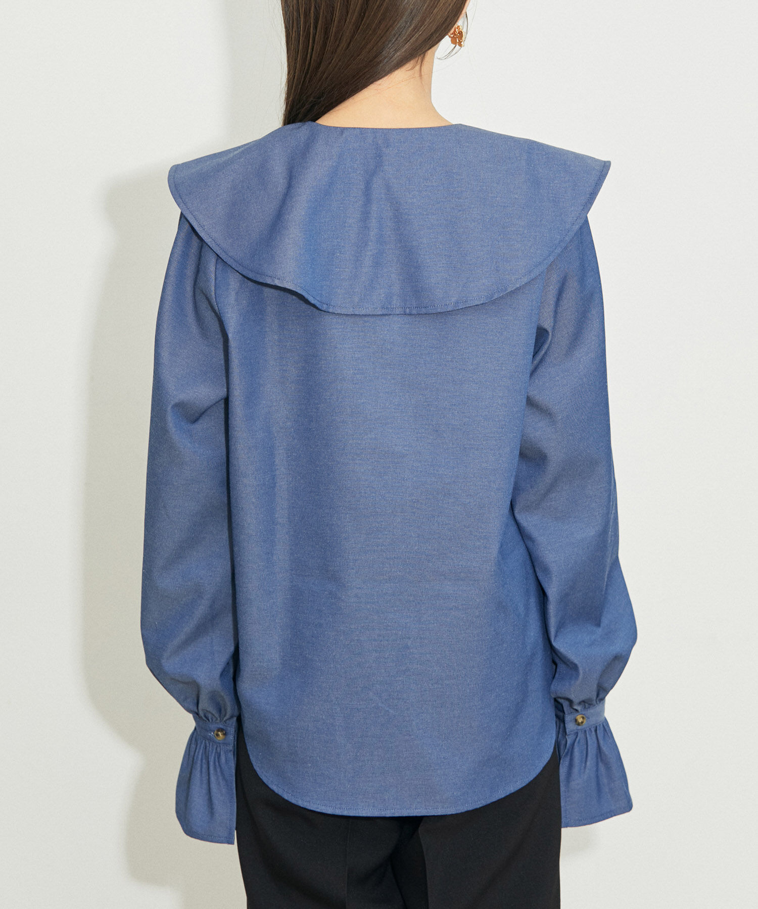 vis-a-vis「【WEB限定】キャンディスリーブシャンブレーフリルカラーブラウス」|シャツ・ブラウス|