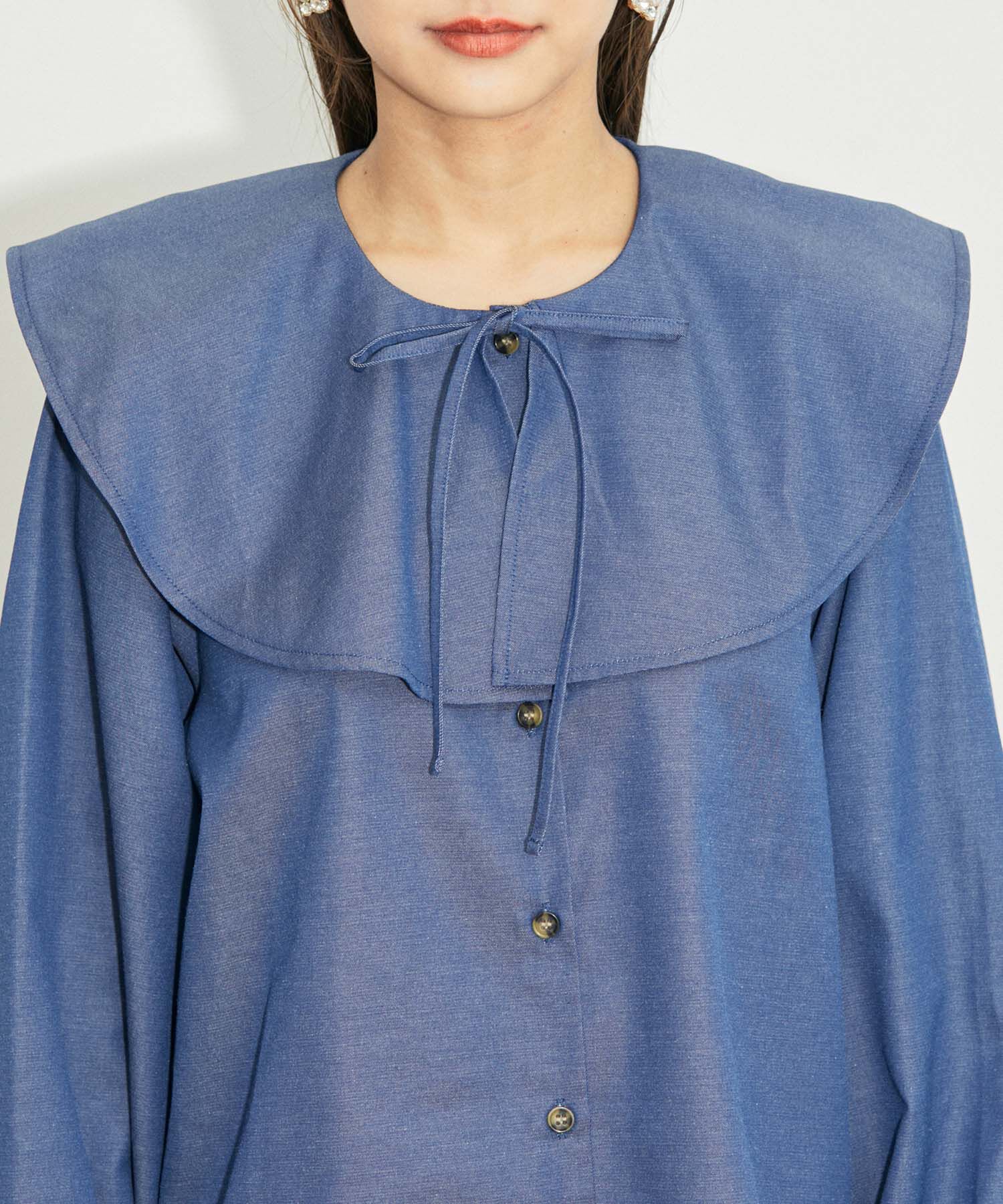 vis-a-vis「【WEB限定】キャンディスリーブシャンブレーフリルカラーブラウス」|シャツ・ブラウス|