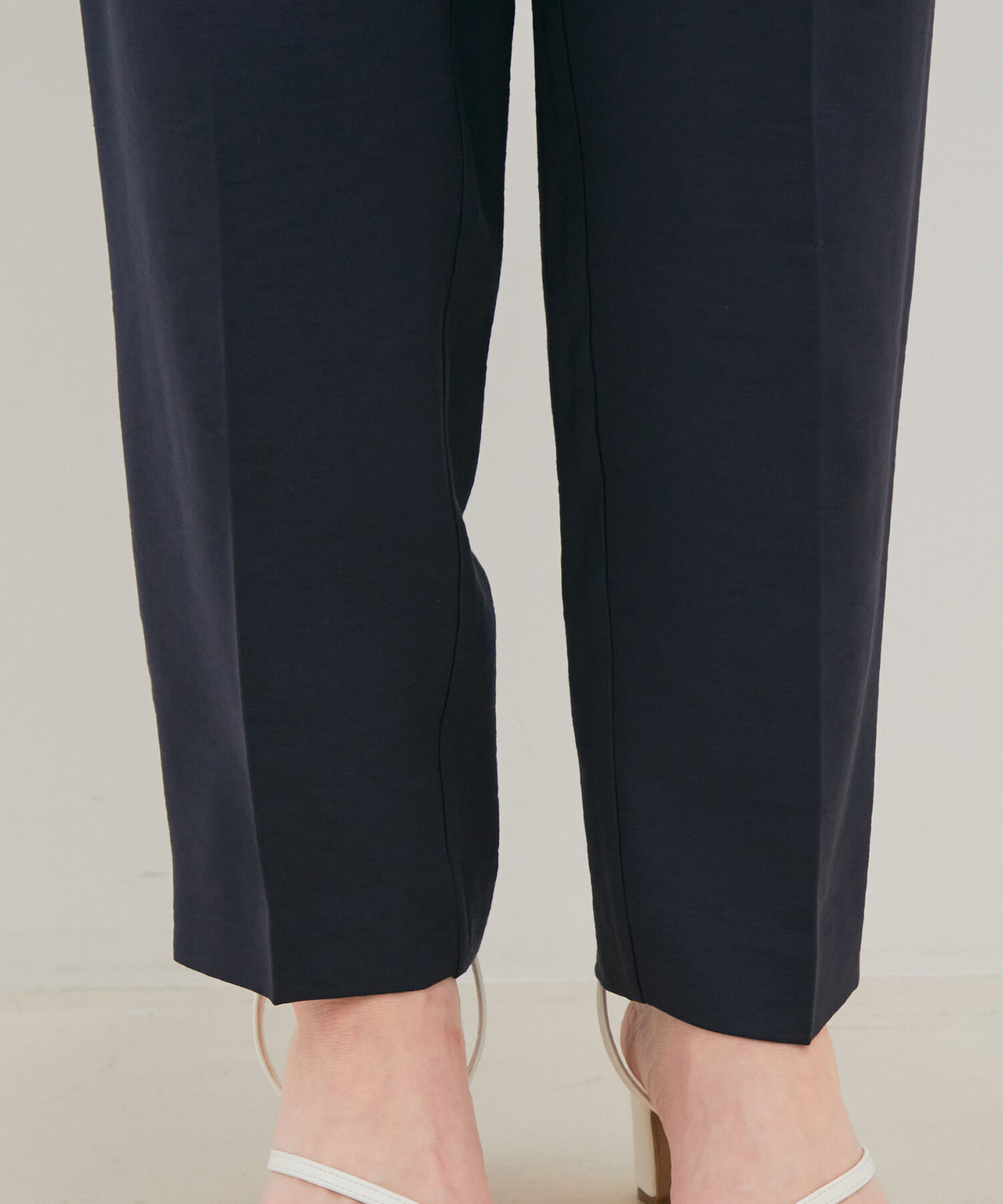 VIS「【接触冷感・洗える】イージーテーパードパンツ」|スラックス|