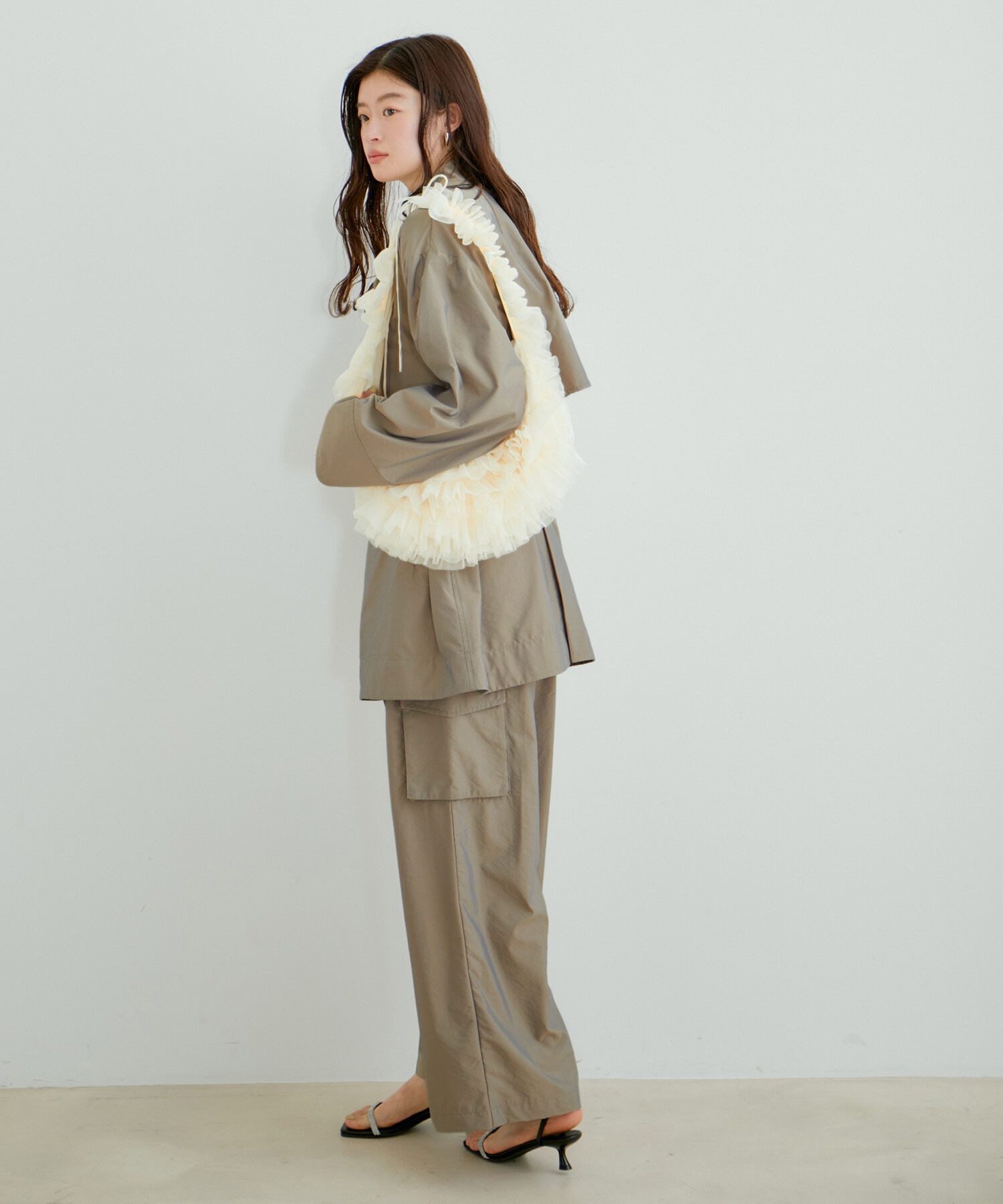 VIS「【セットアップ対応】タックギャザーワイドカーゴパンツ」|カーゴ|