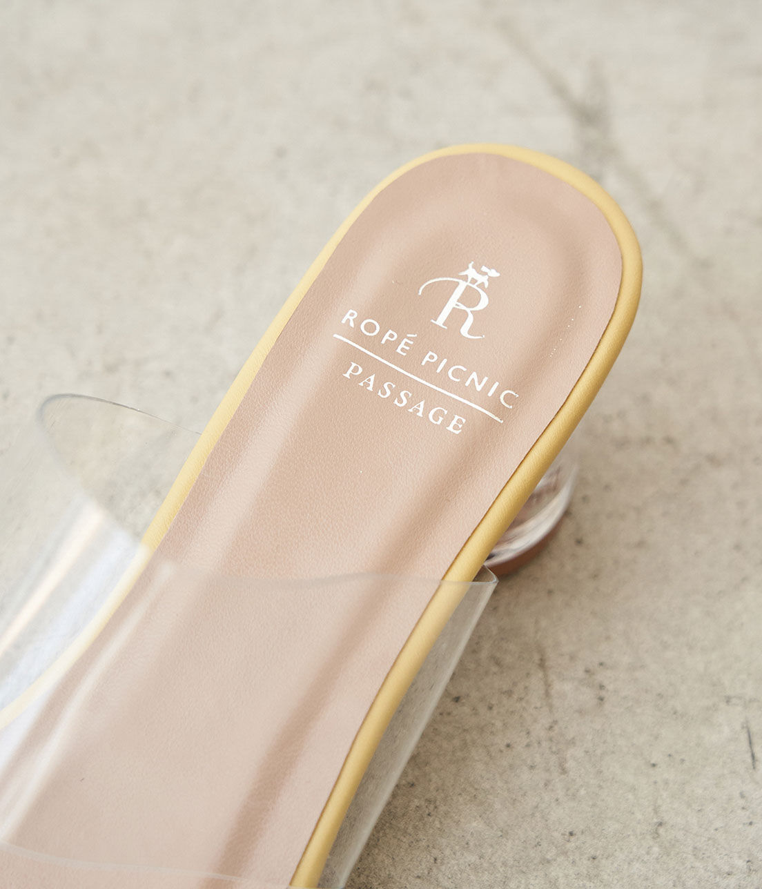 ROPE PICNIC PASSAGE「【WEB限定カラー:イエロー】クリアアッパー円柱クリアヒールミュール」|サンダル|