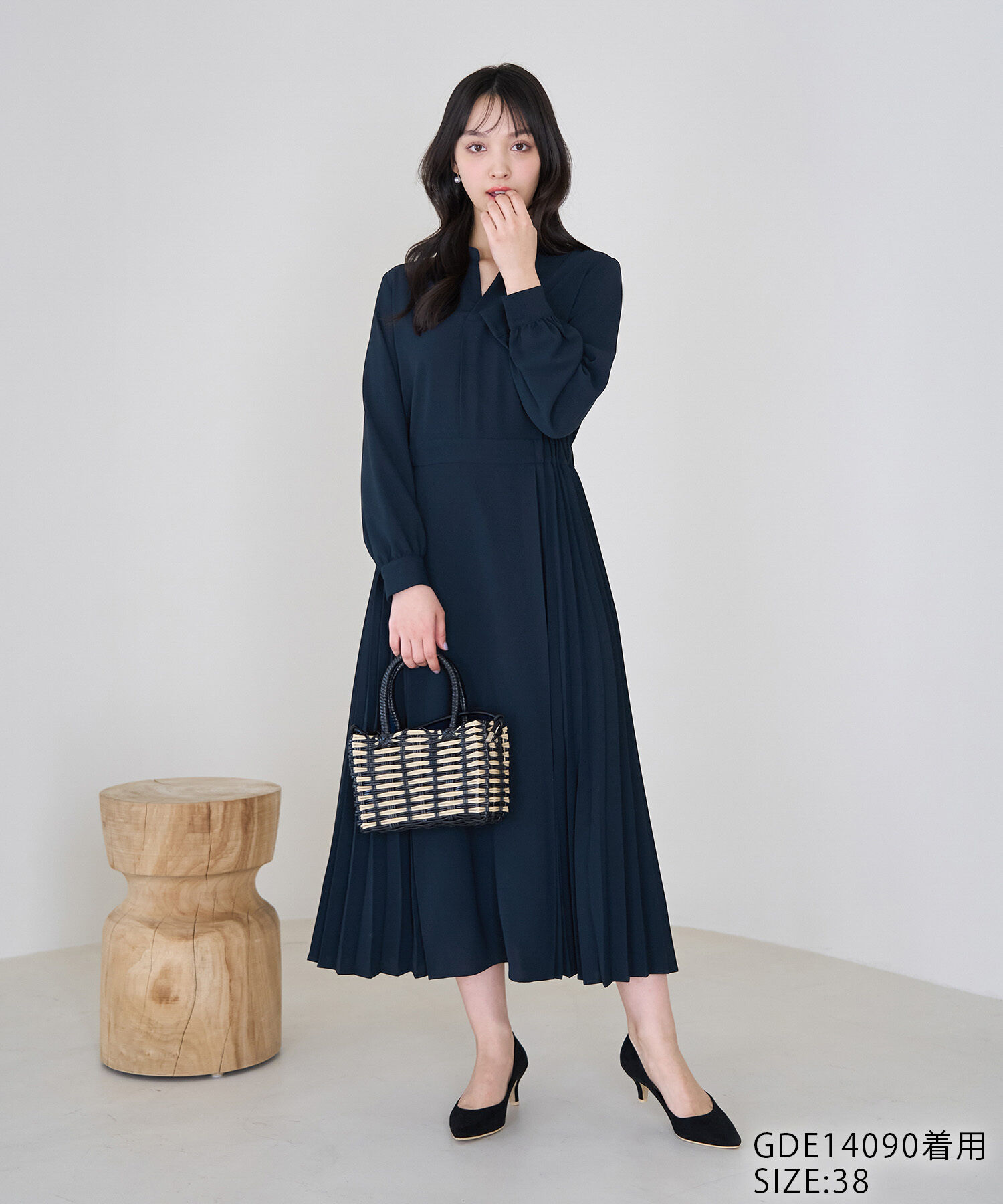 Rope&rsquo;Picnic「小柄さん向け/サイドプリーツキーネックワンピース」|ワンピース|