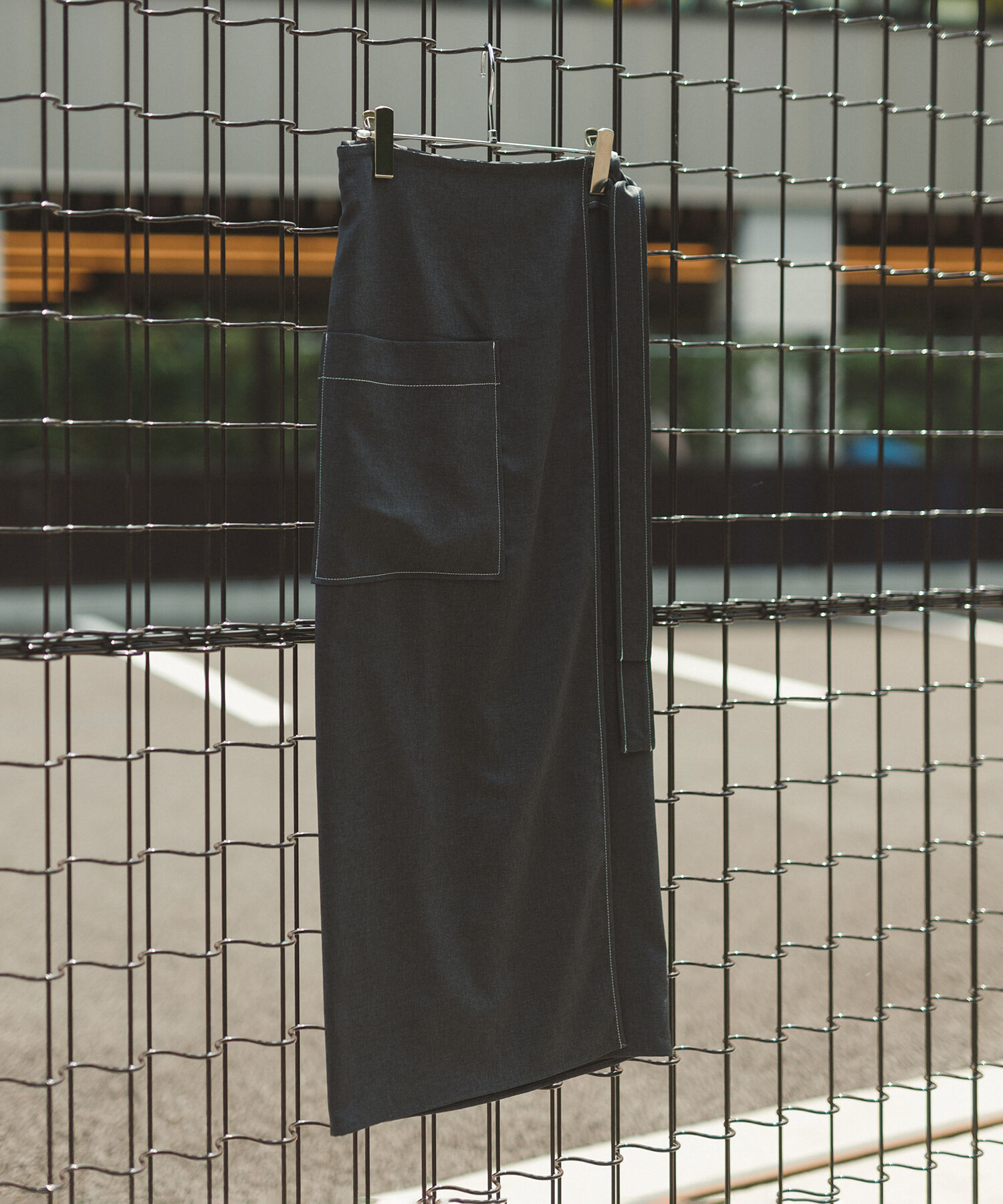 ADAM ET ROPE'「エプロンラップスカート」|スカート|チャコール(06)