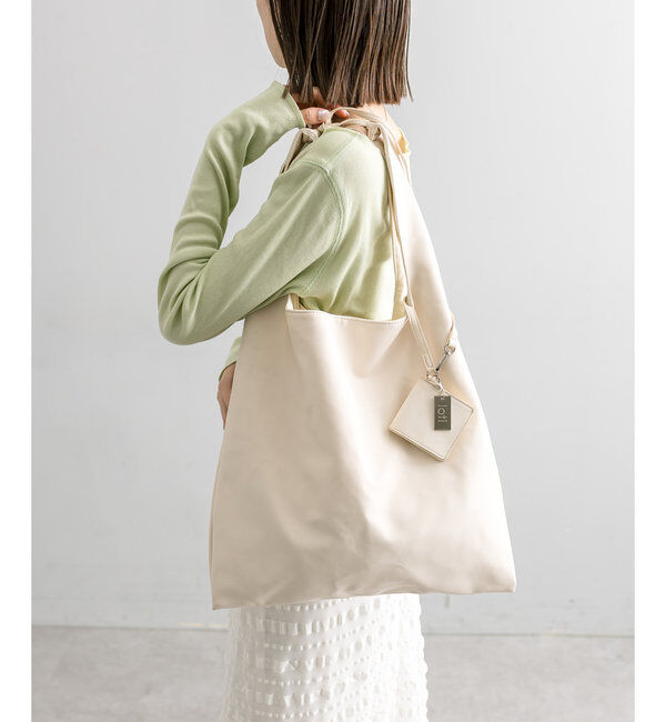  「【A4サイズ収納可】loti コインケース付きトート」|トートバッグ|オフホワイト