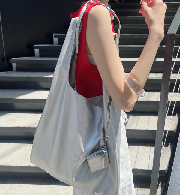  「【A4サイズ収納可】loti コインケース付きトート」|トートバッグ|シルバー